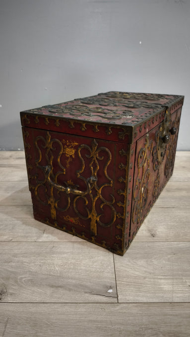92178 Antico baule cassaforte orientale da viaggio