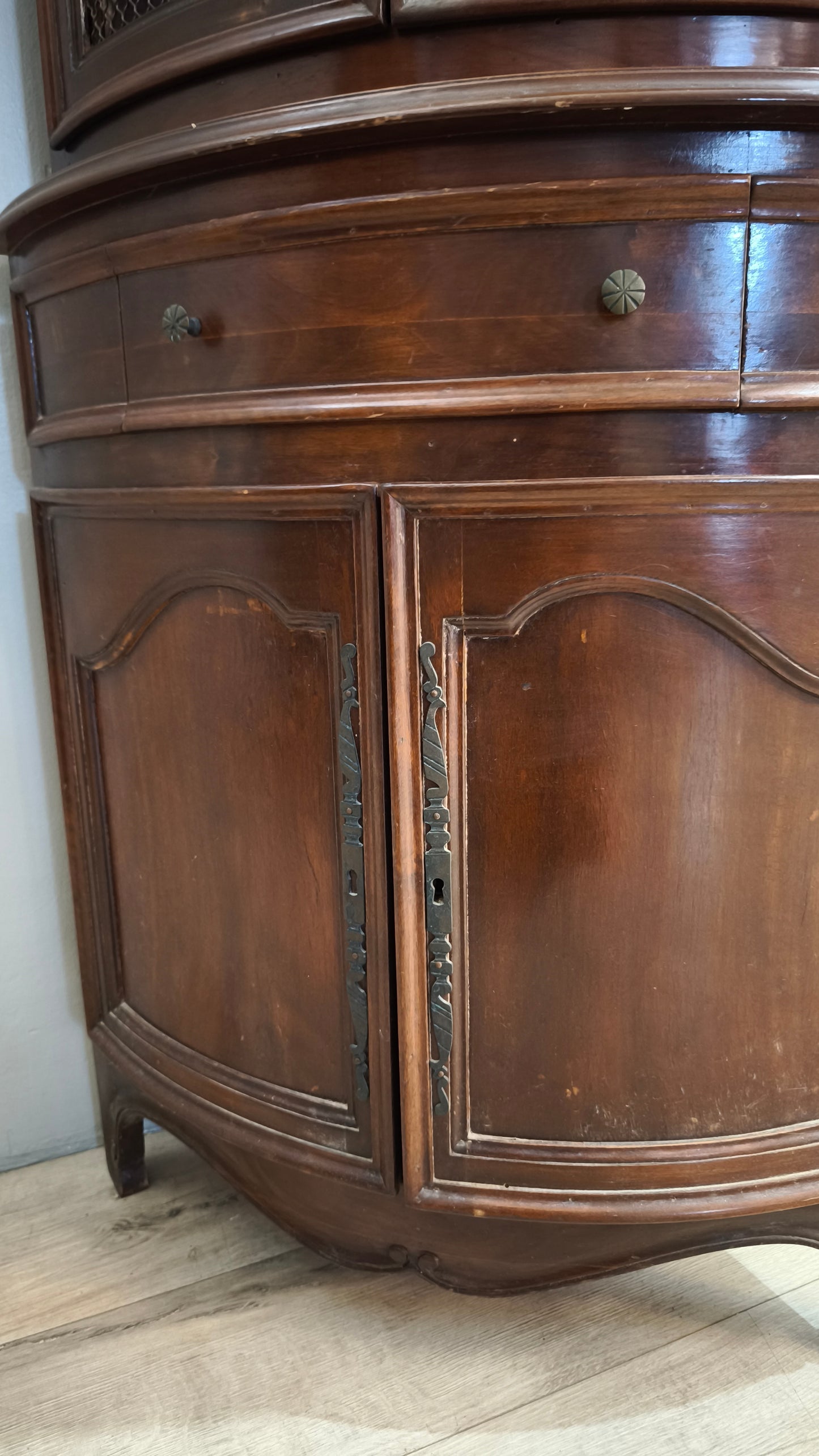92043 Angoliera in legno due sportelli e due cassetti
