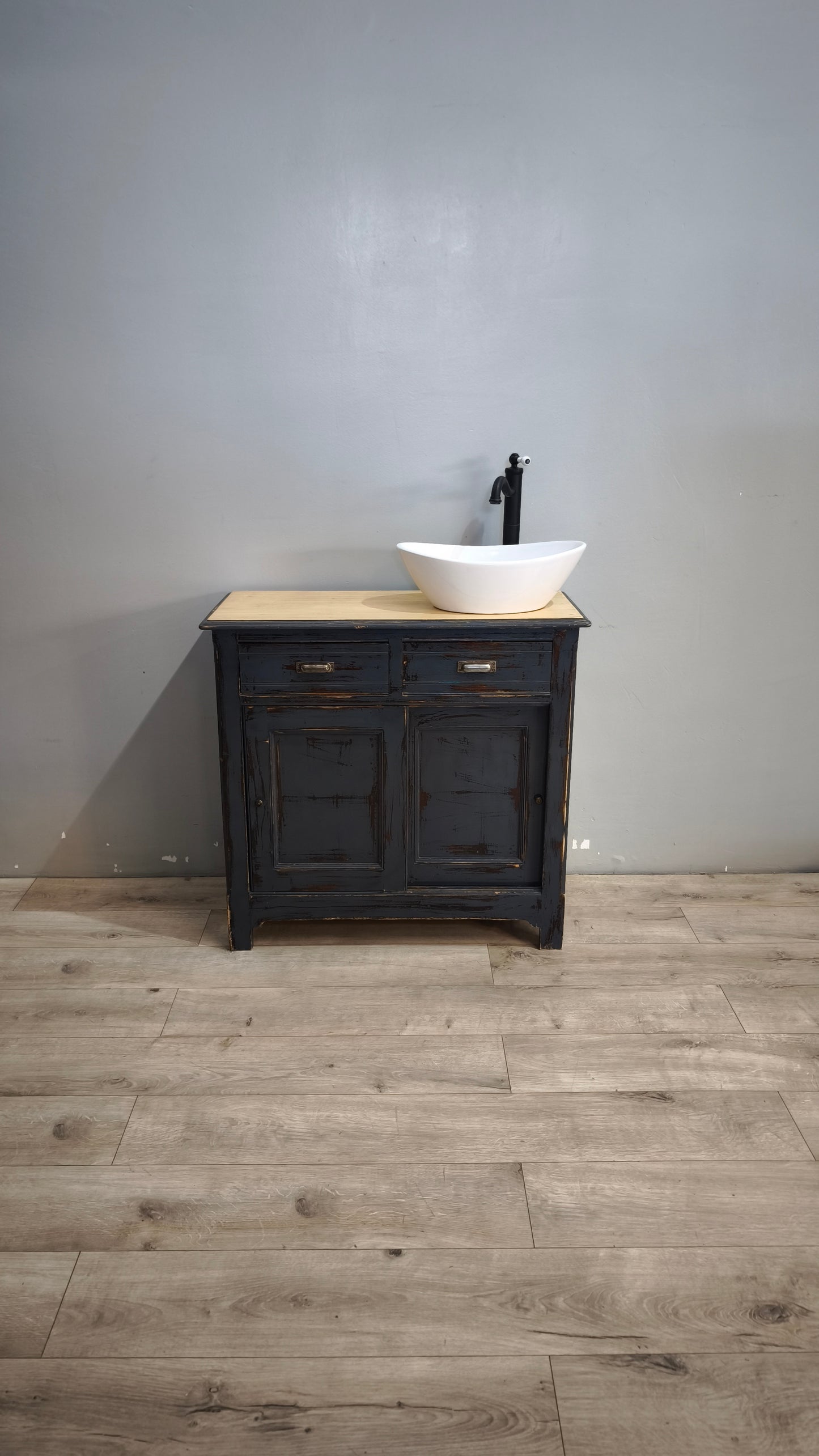 92152 Mobile bagno rustico con sportelli scorrevoli