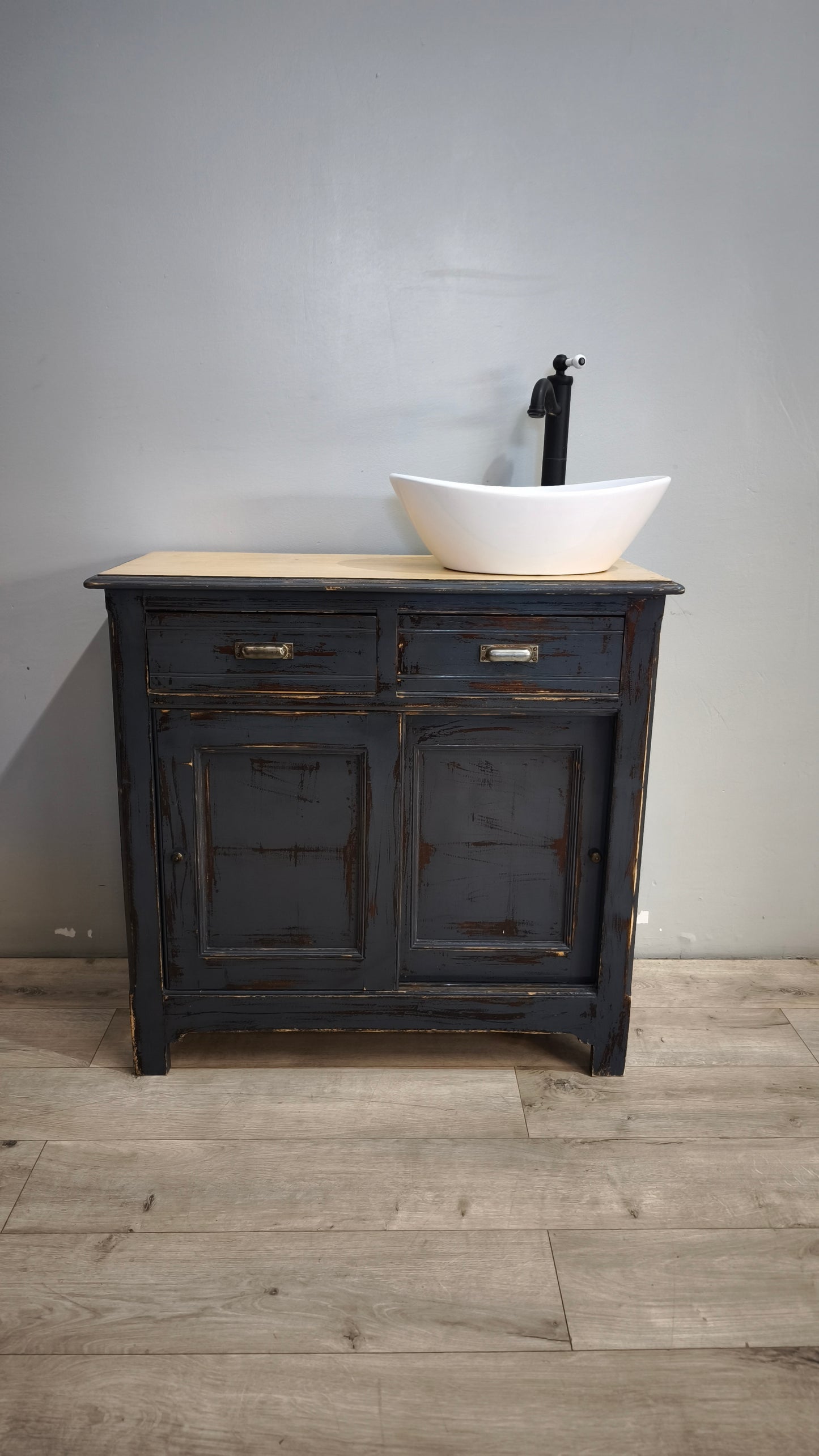 92152 Mobile bagno rustico con sportelli scorrevoli