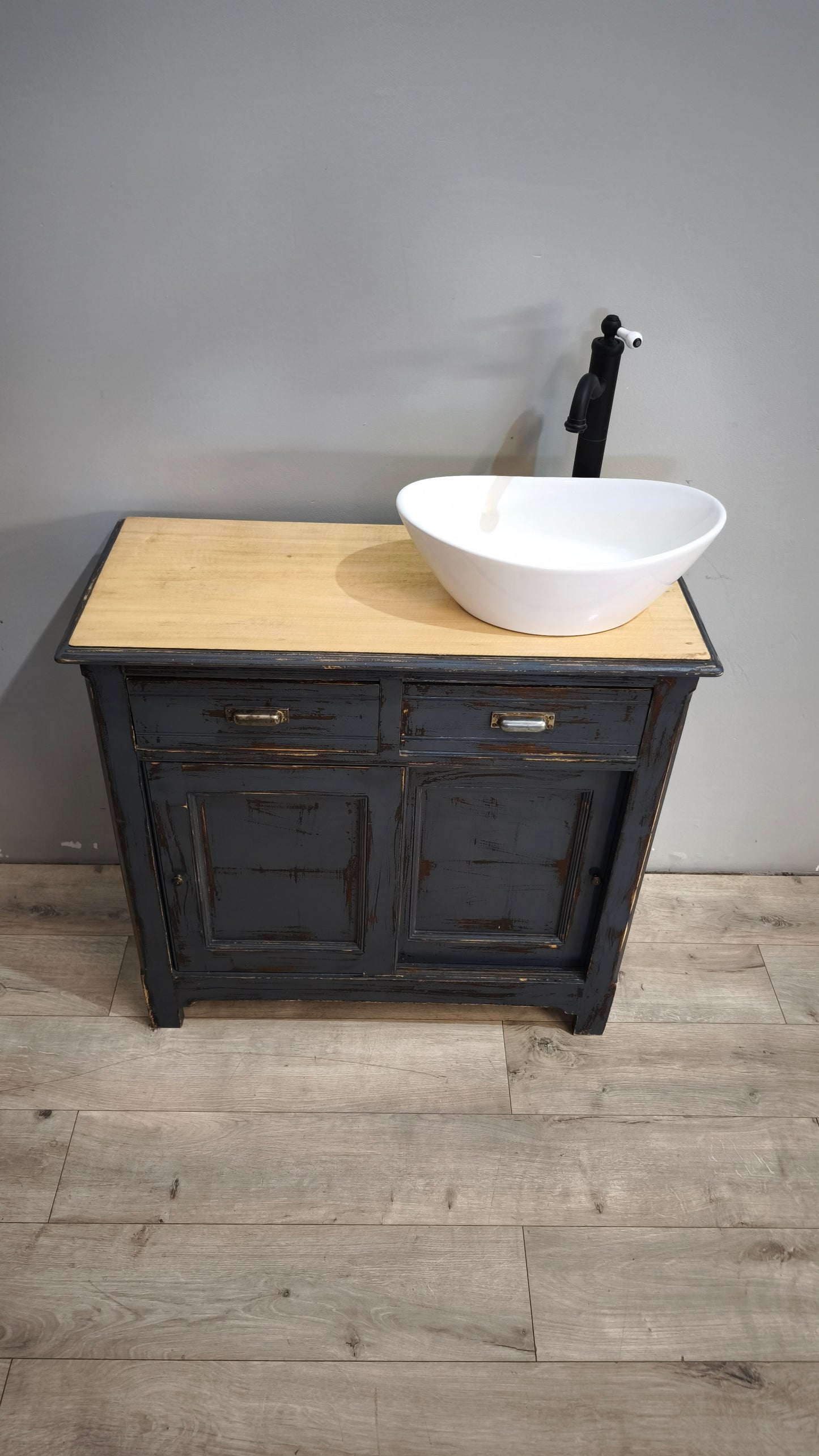 92152 Mobile bagno rustico con sportelli scorrevoli