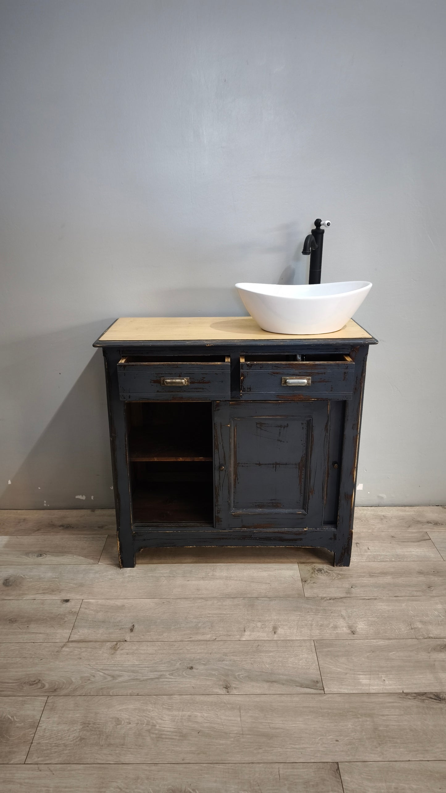 92152 Mobile bagno rustico con sportelli scorrevoli