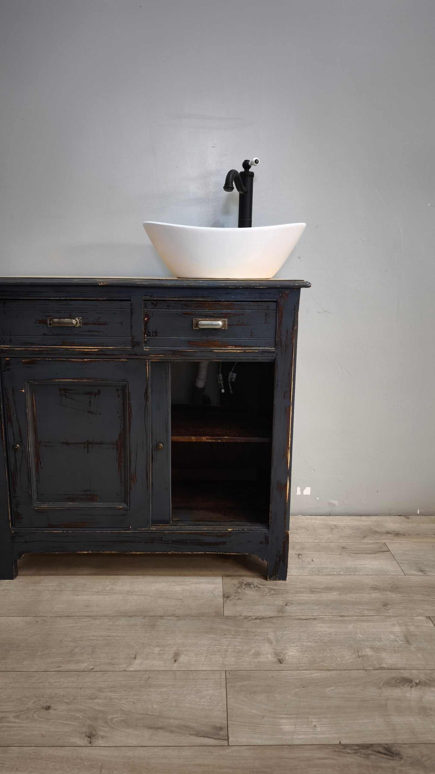 92152 Mobile bagno rustico con sportelli scorrevoli