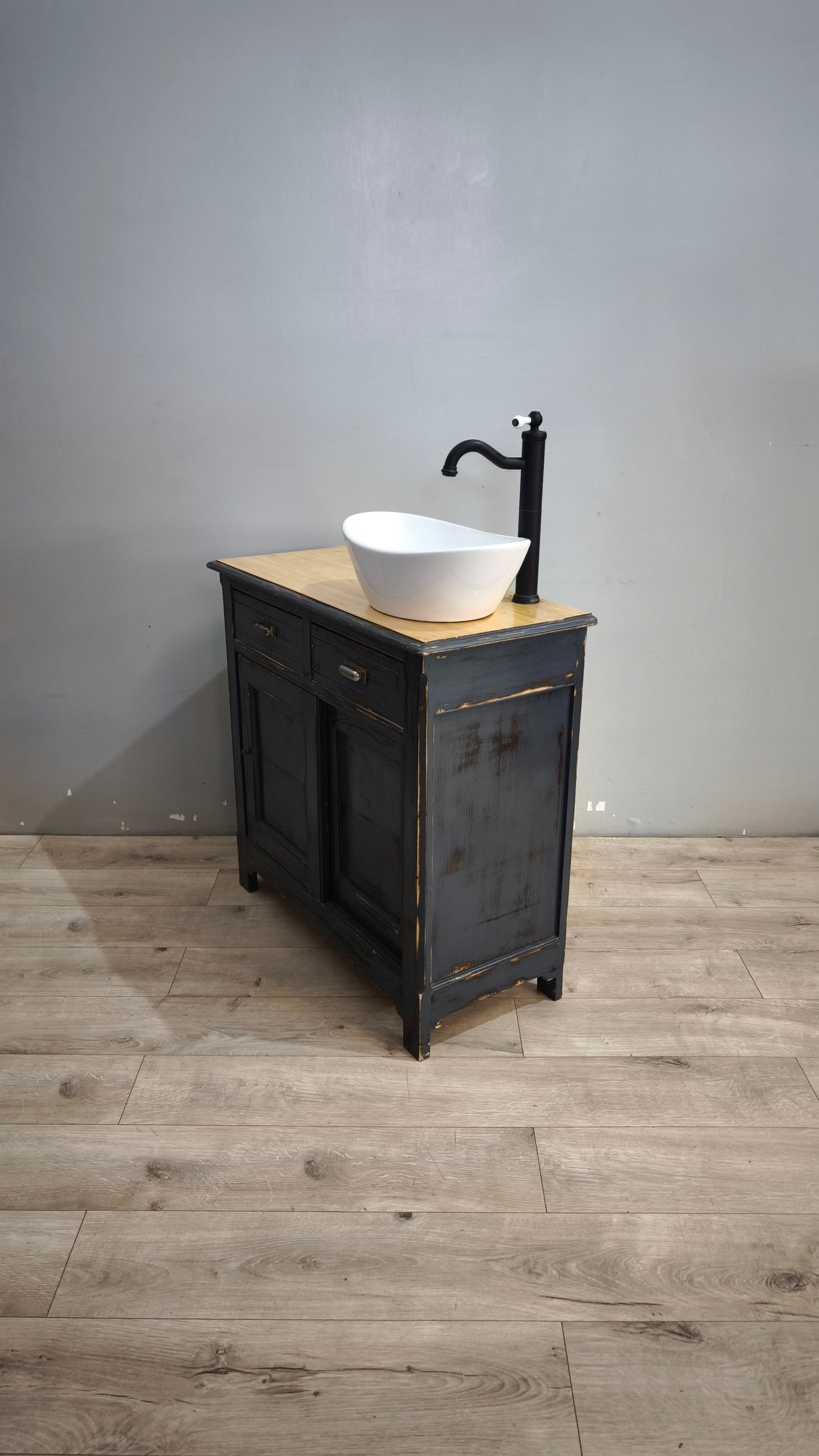 92152 Mobile bagno rustico con sportelli scorrevoli