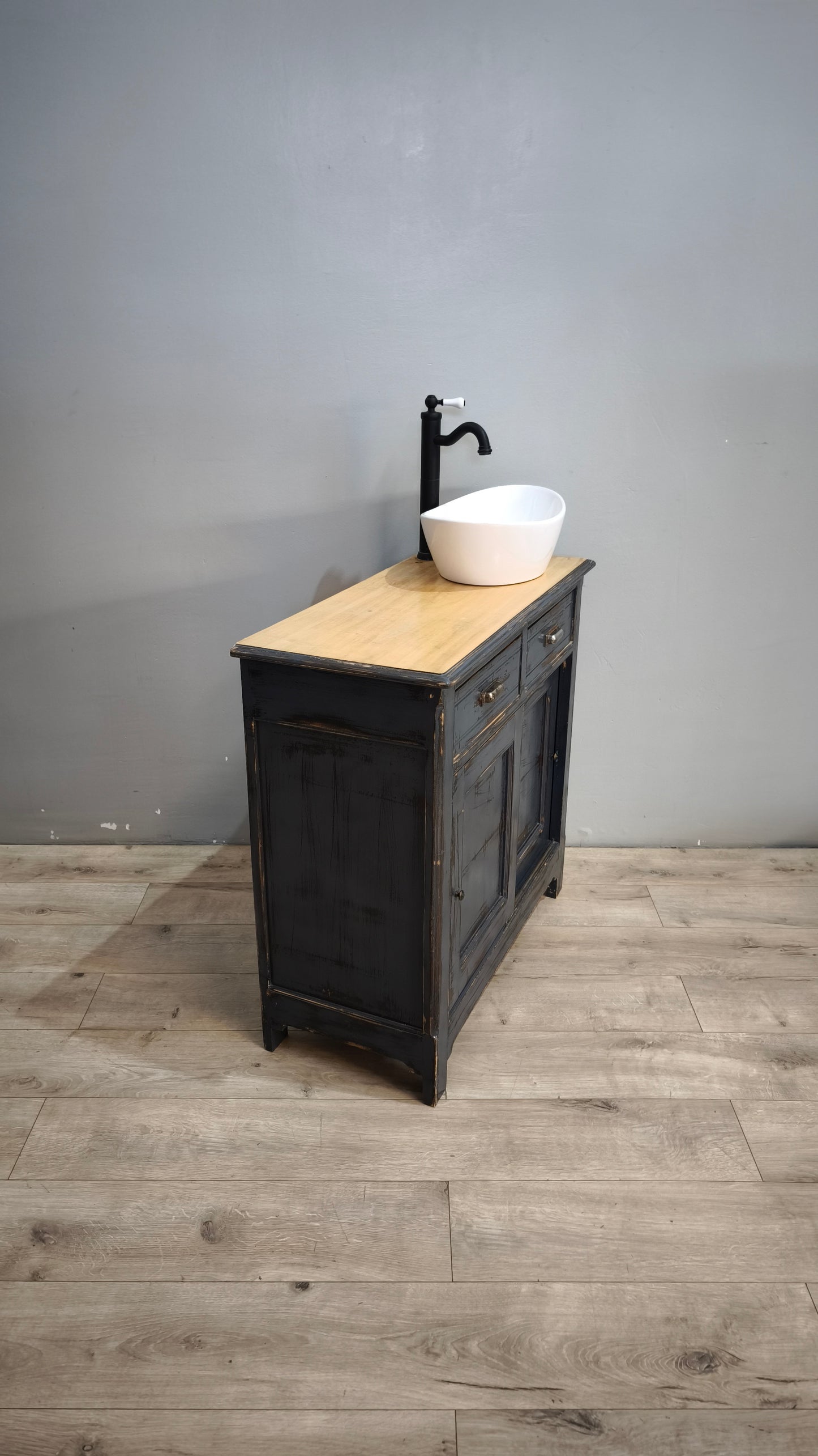 92152 Mobile bagno rustico con sportelli scorrevoli