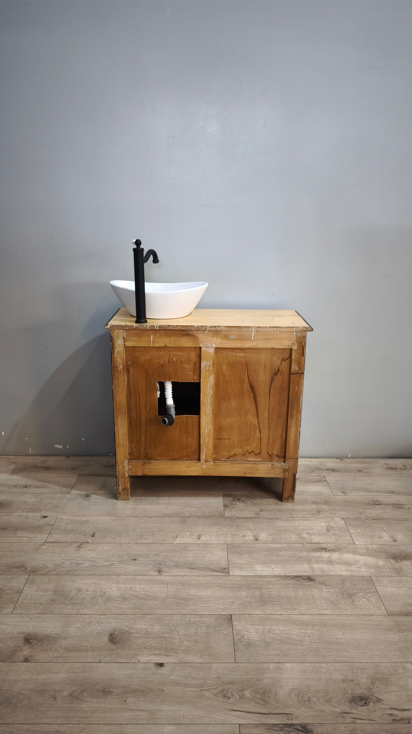 92152 Mobile bagno rustico con sportelli scorrevoli