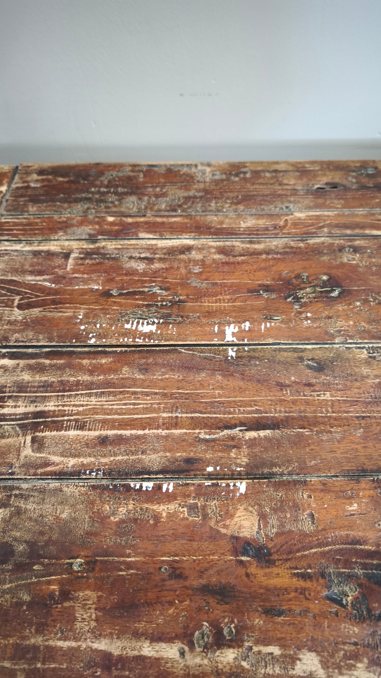 92108 Tavolo in legno massello con piano rettangolare