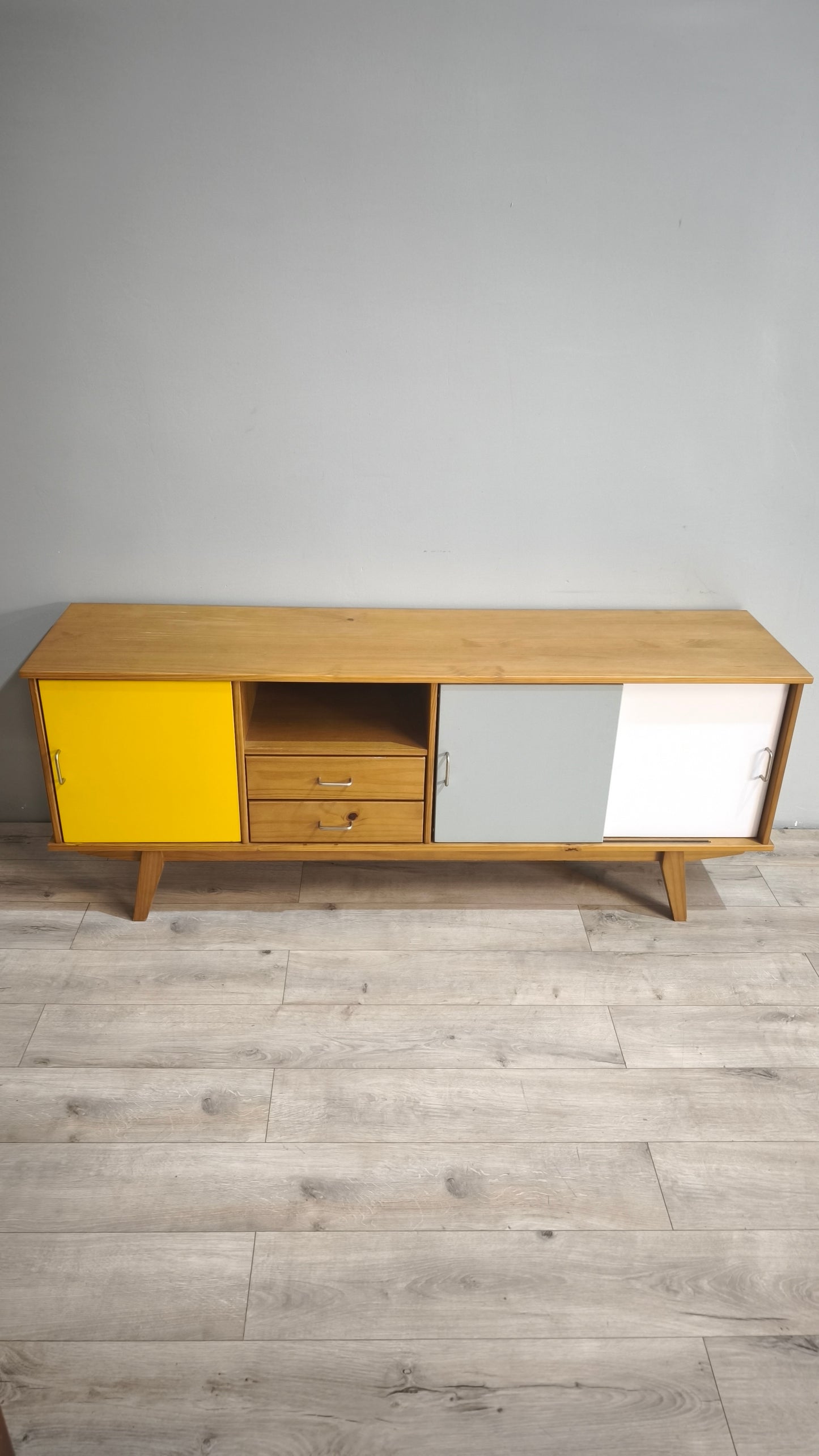 92070 Sideboard Maison du monde con tre sportelli colorati