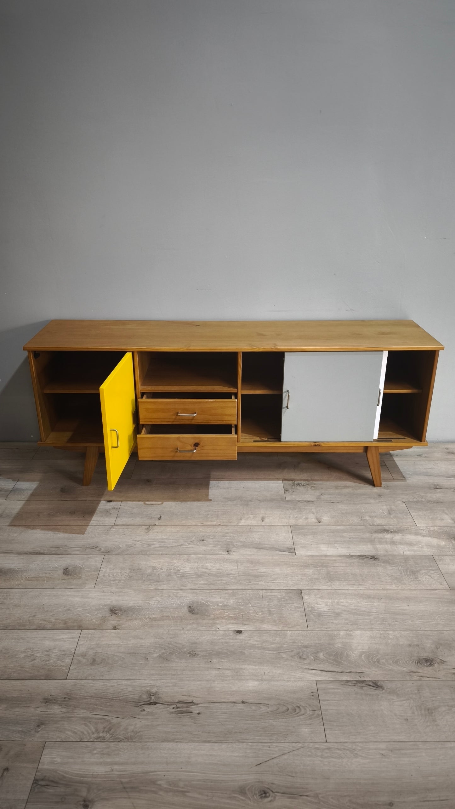 92070 Sideboard Maison du monde con tre sportelli colorati