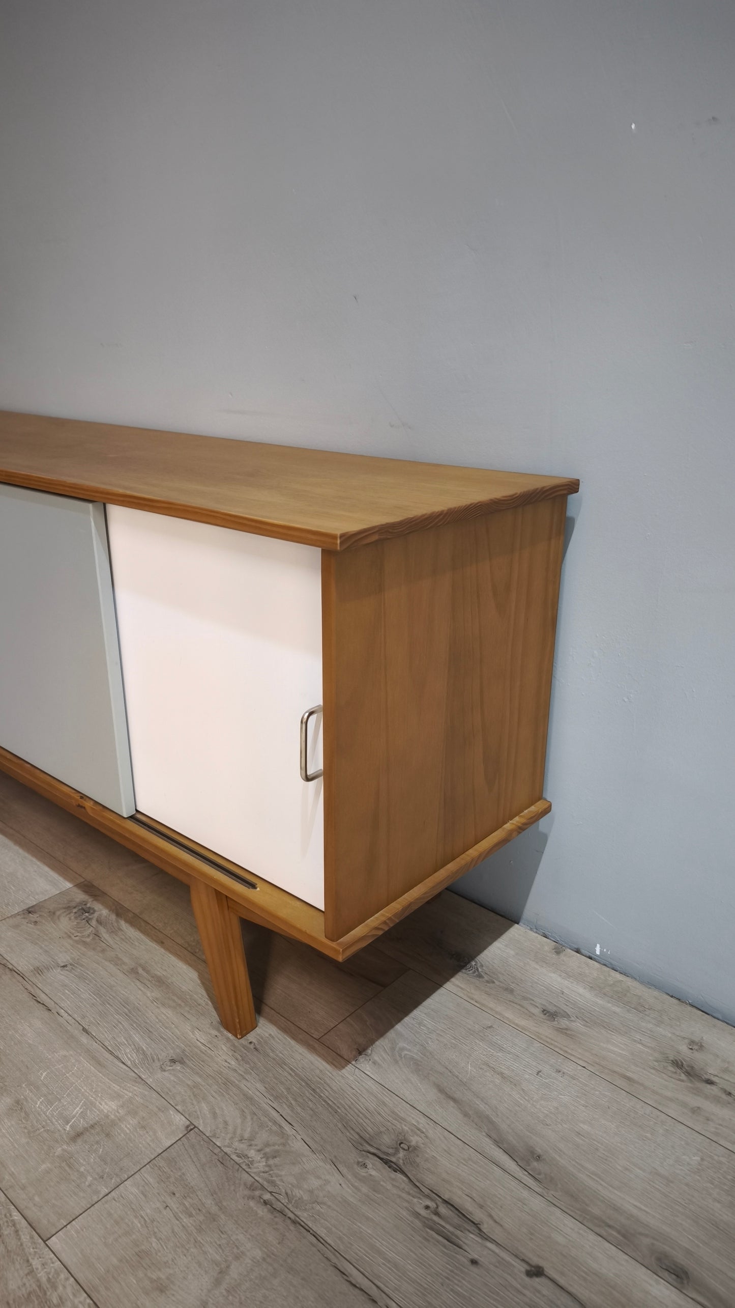 92070 Sideboard Maison du monde con tre sportelli colorati