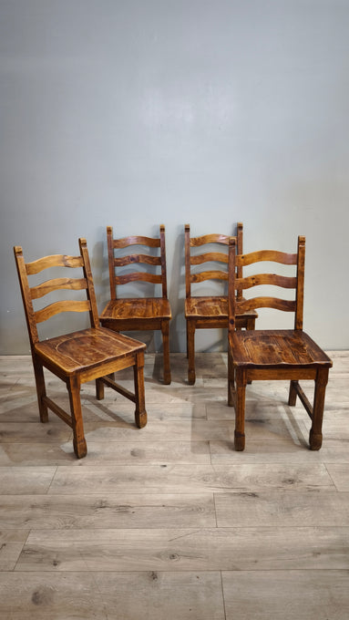226 Set n 4 sedie in legno massello