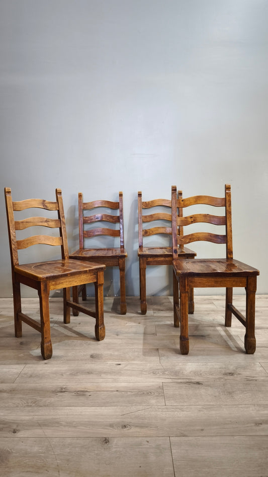 226 Set n 4 sedie in legno massello
