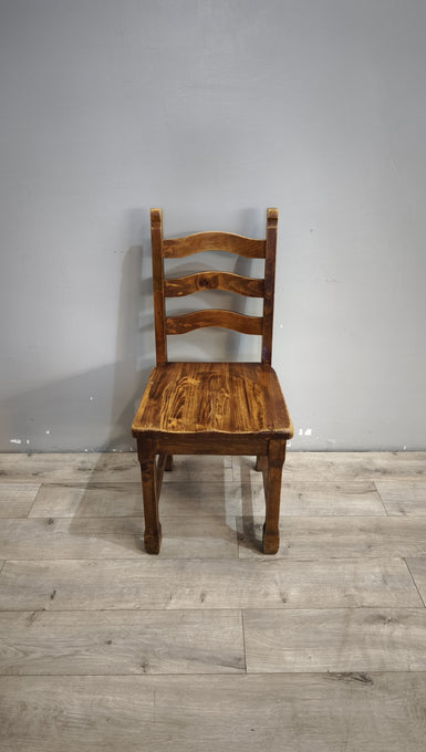 226 Set n 4 sedie in legno massello