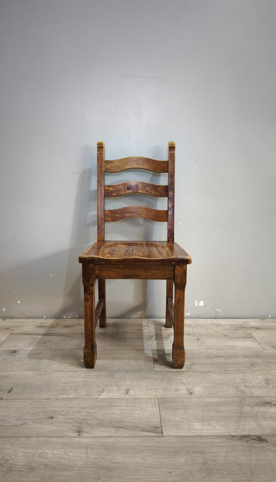 226 Set n 4 sedie in legno massello
