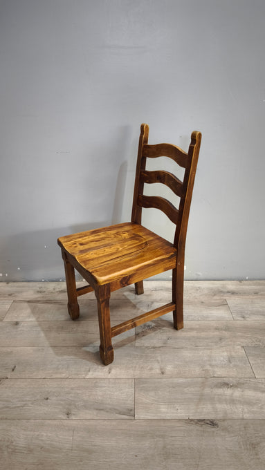226 Set n 4 sedie in legno massello