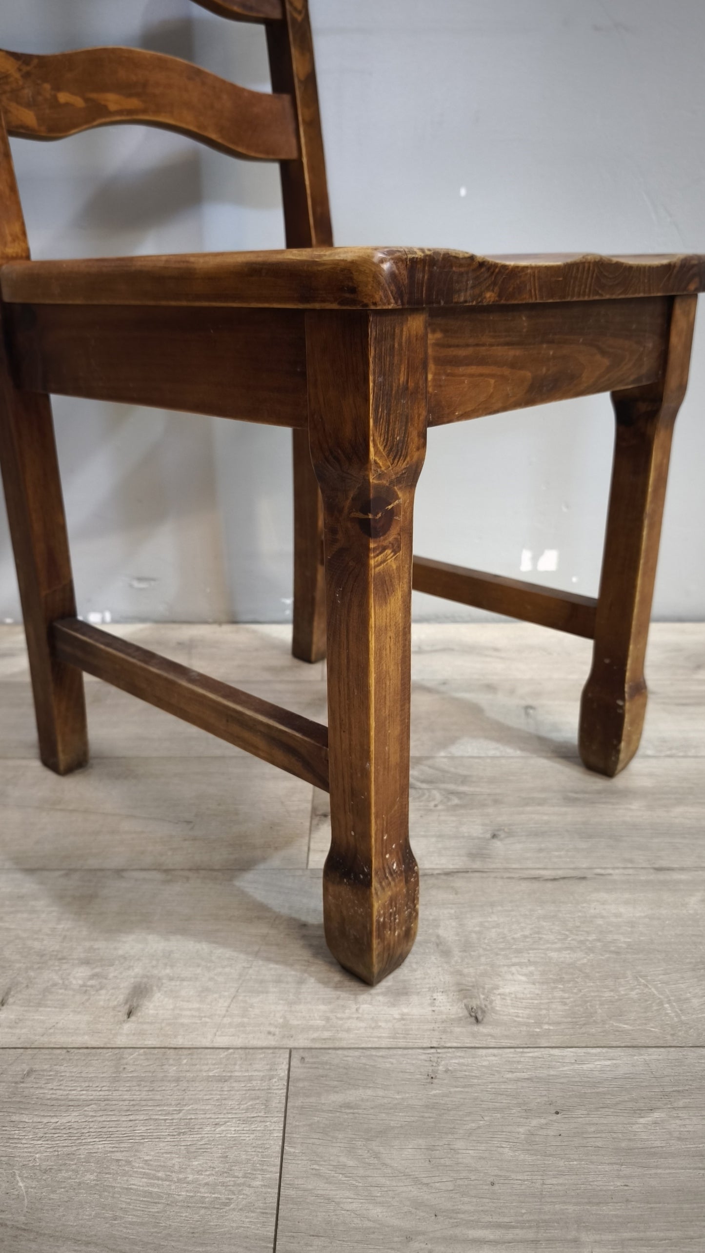 226 Set n 4 sedie in legno massello