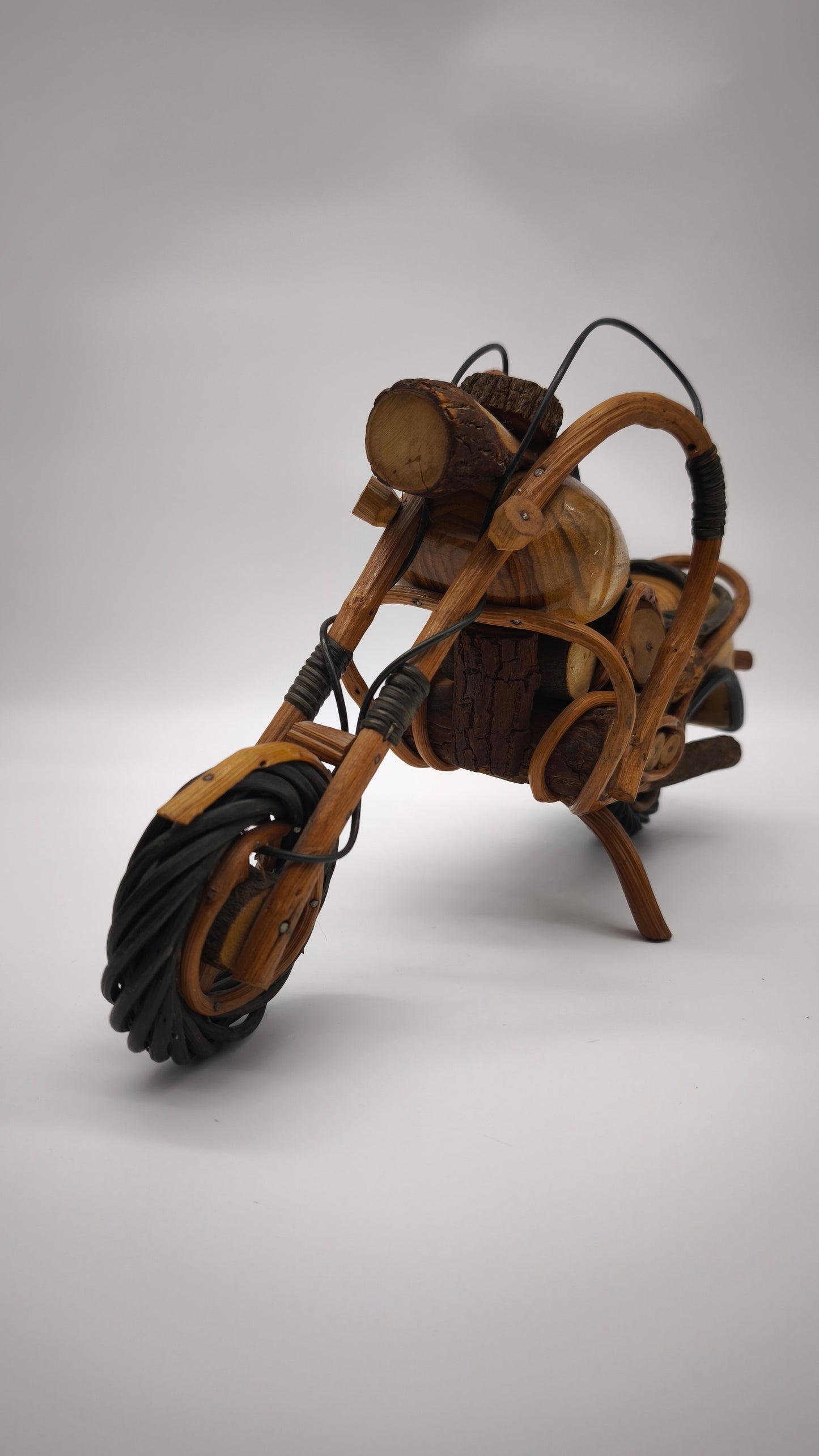92087 Modellino moto in legno