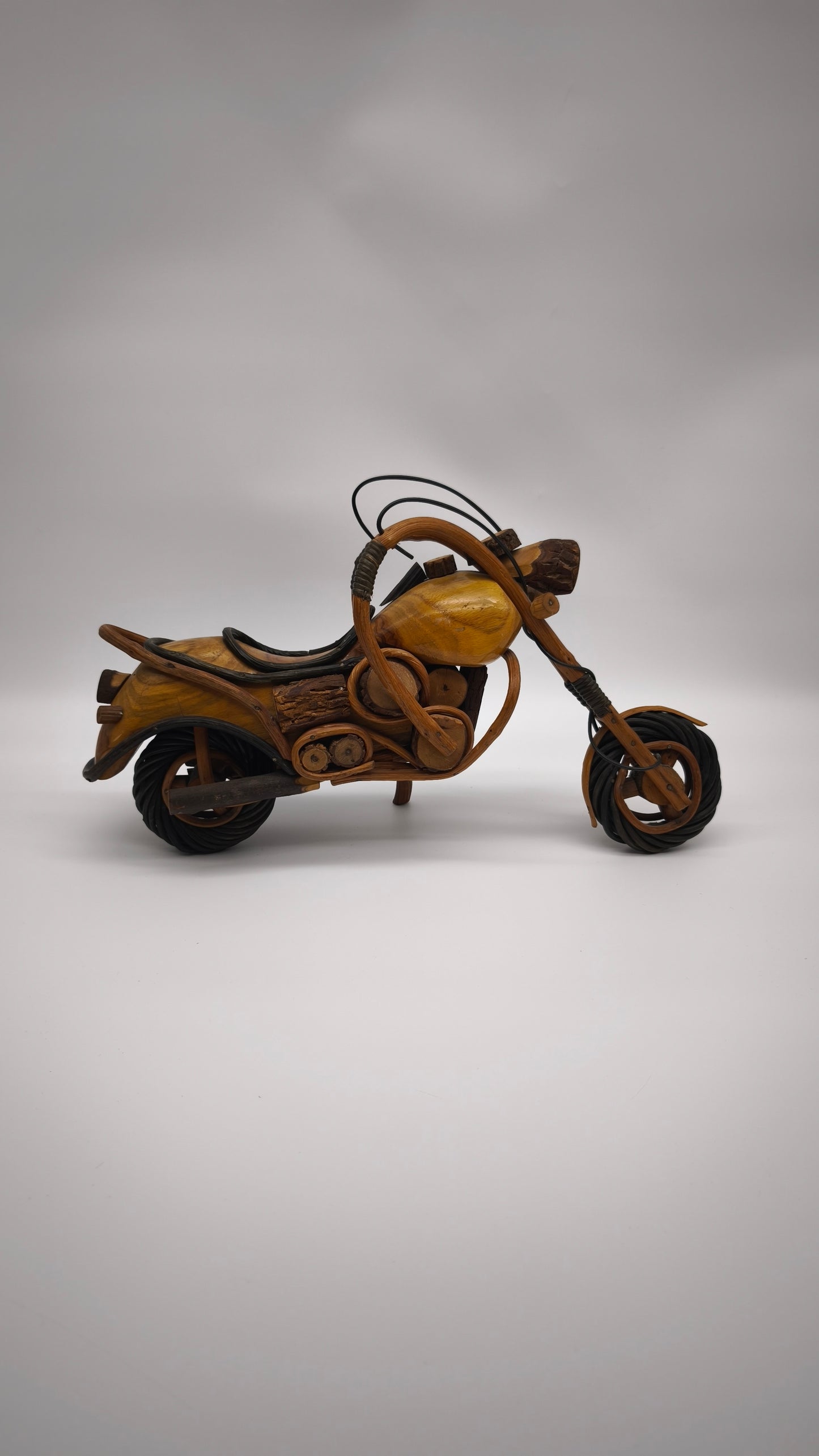 92087 Modellino moto in legno