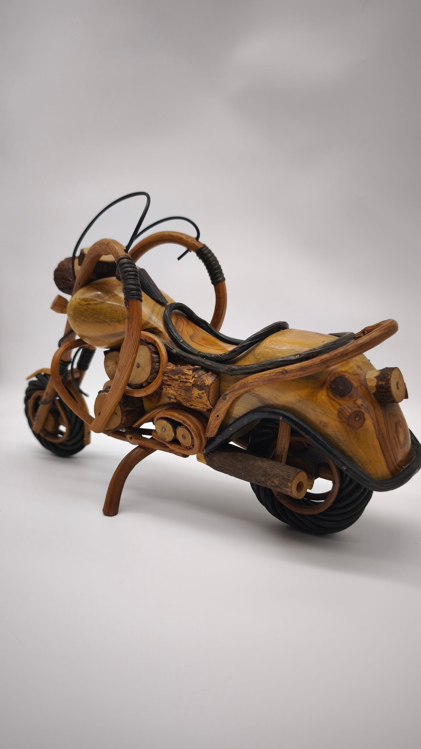 92087 Modellino moto in legno