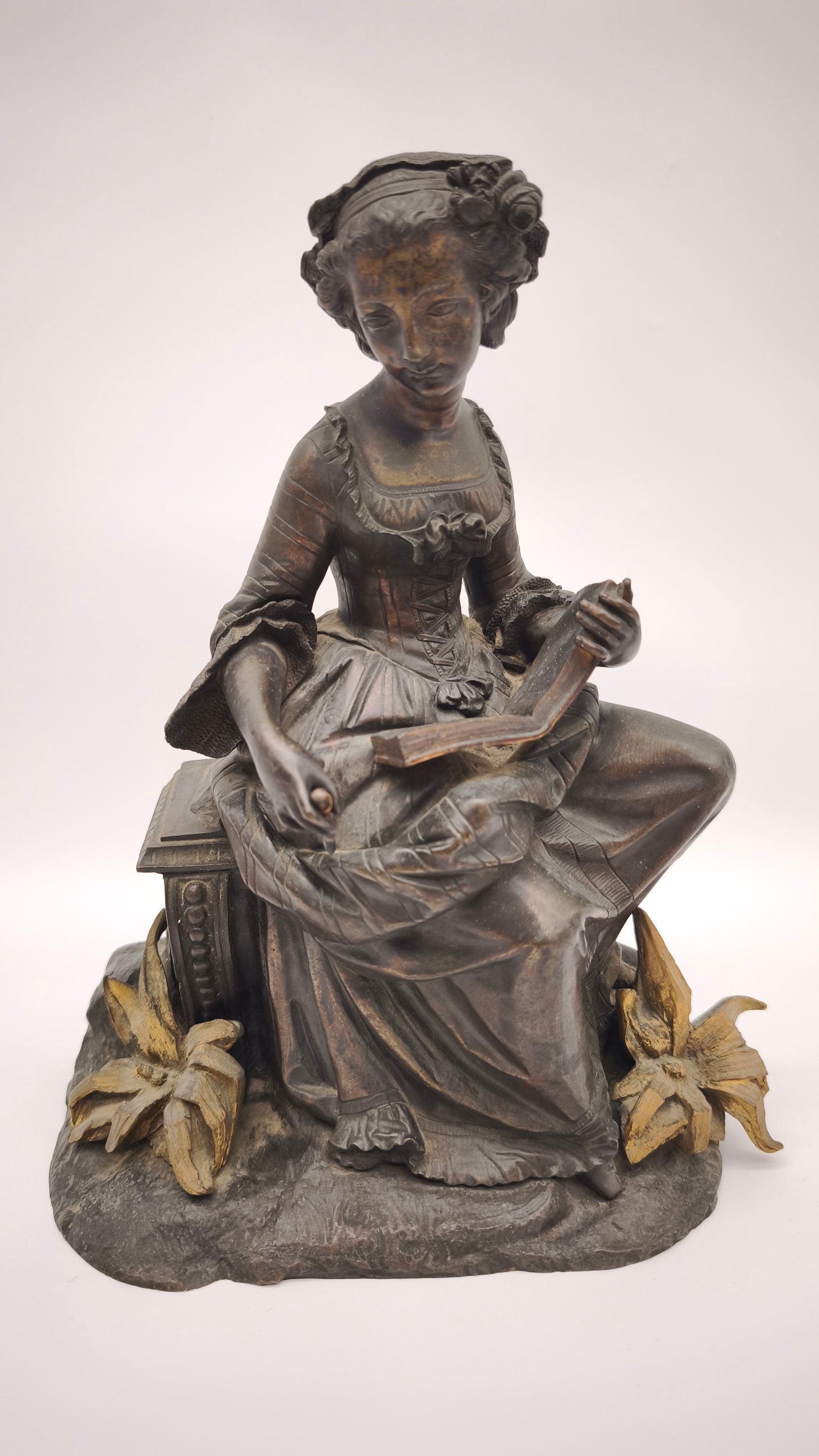 92050 Scultura donna in bronzo
