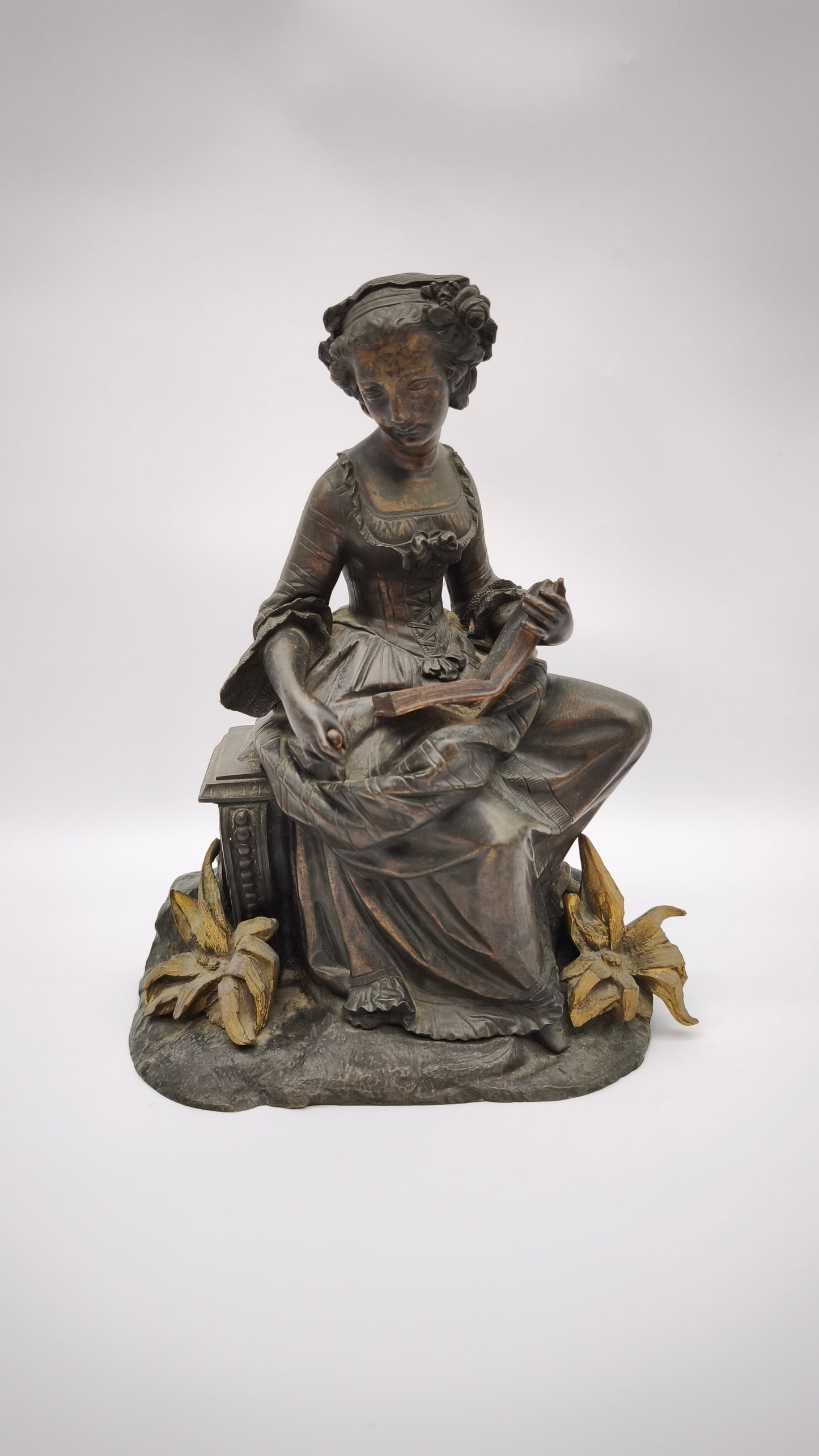 92050 Scultura donna in bronzo