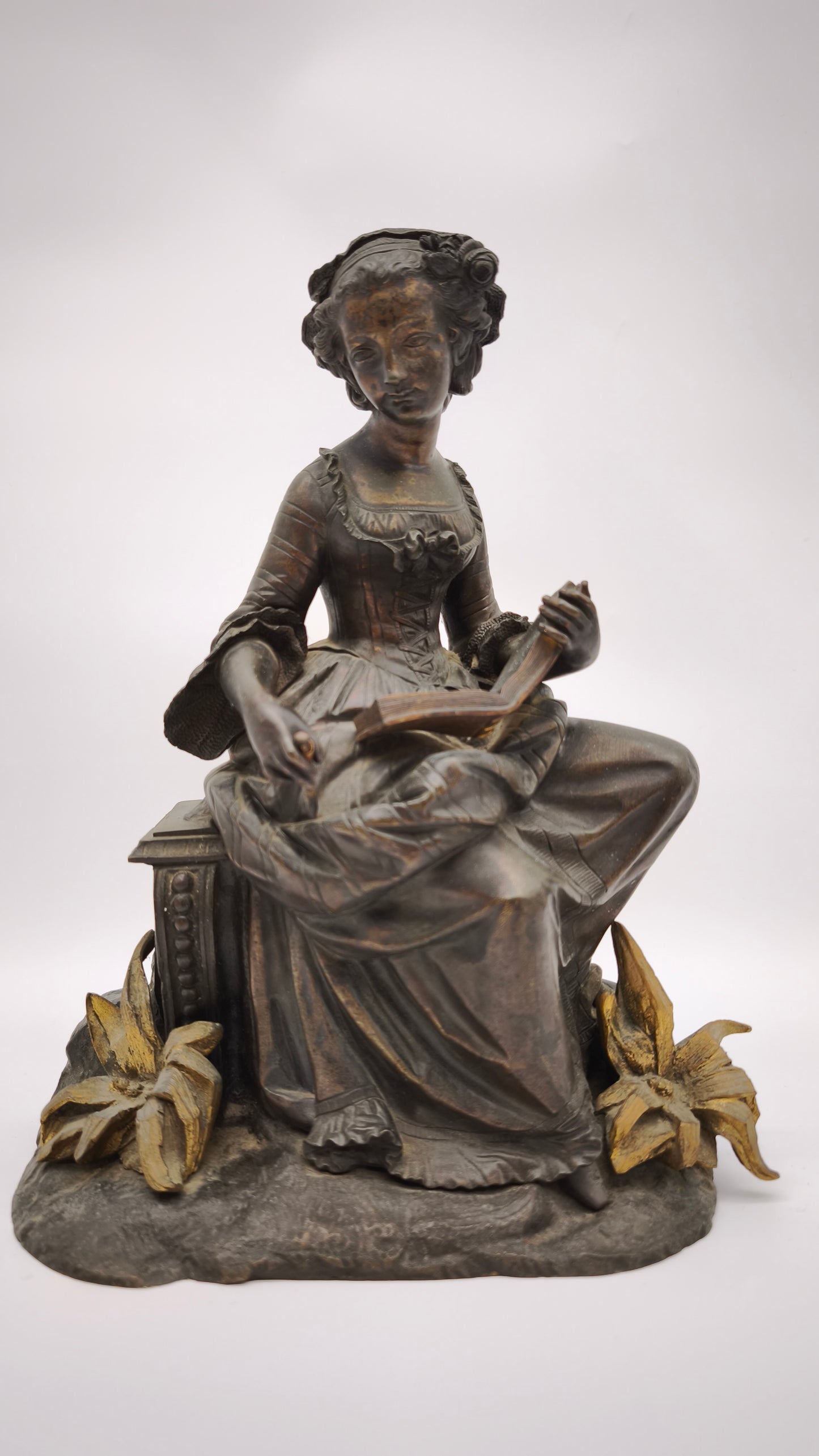 92050 Scultura donna in bronzo