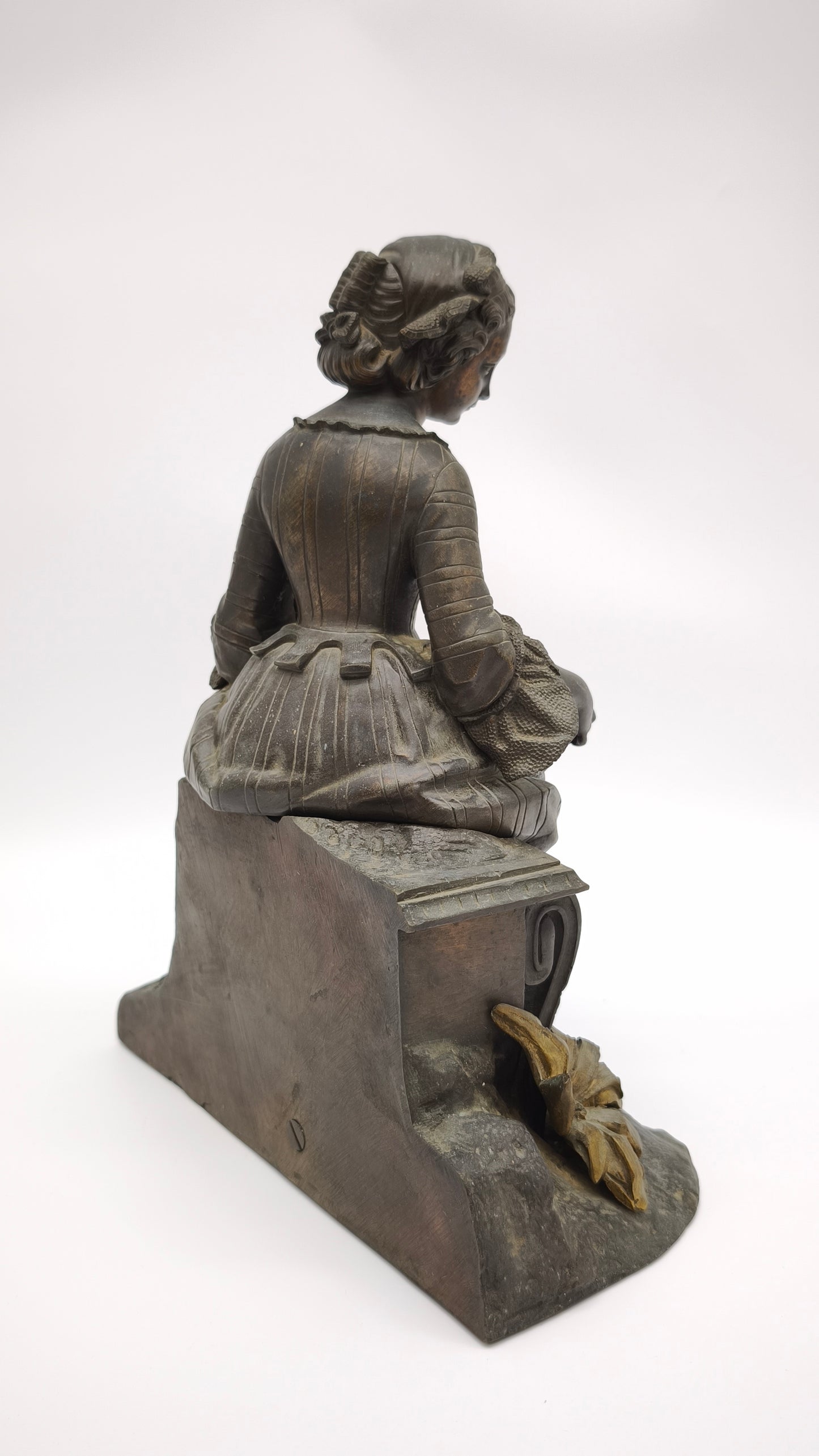 92050 Scultura donna in bronzo
