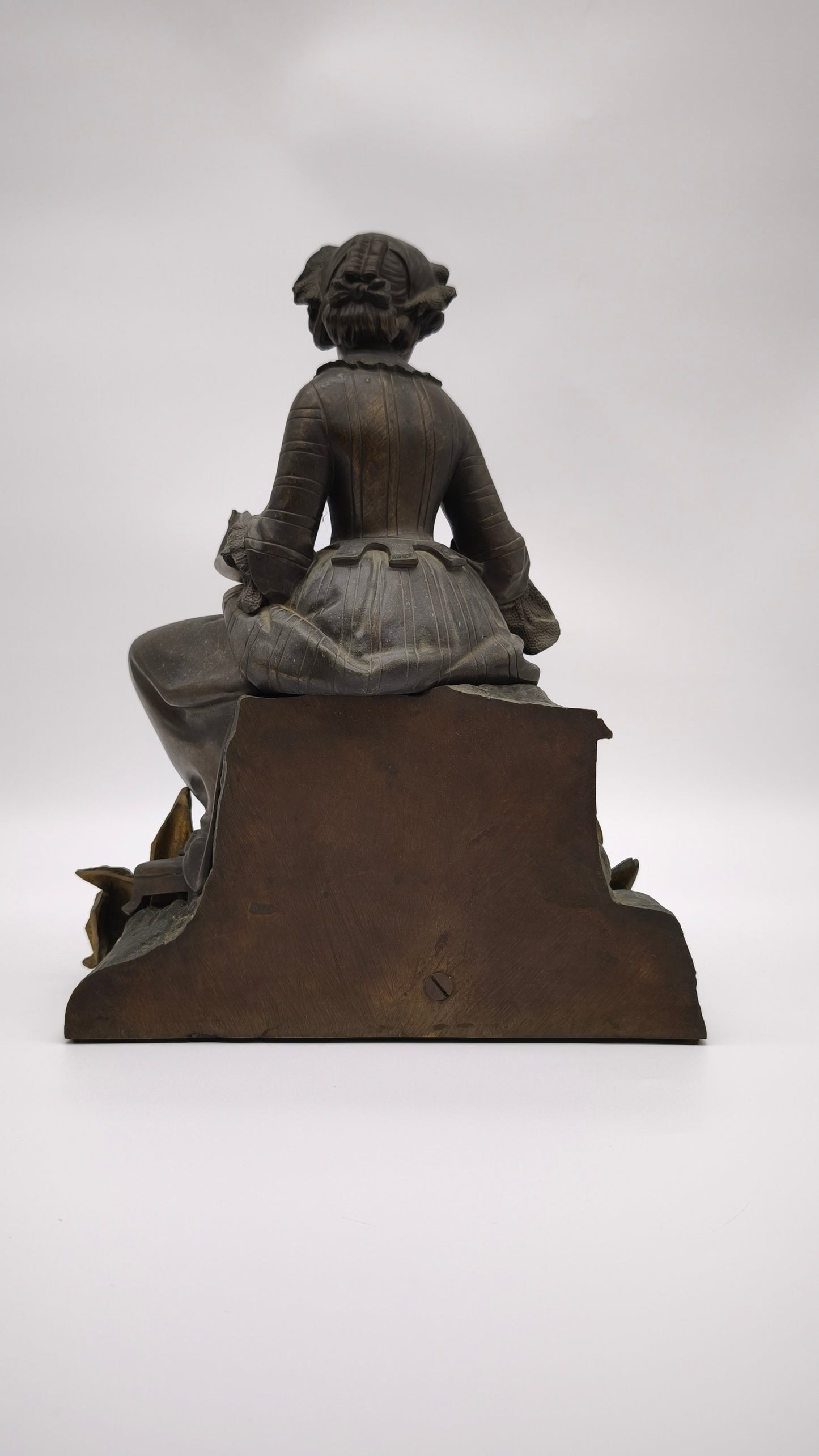 92050 Scultura donna in bronzo