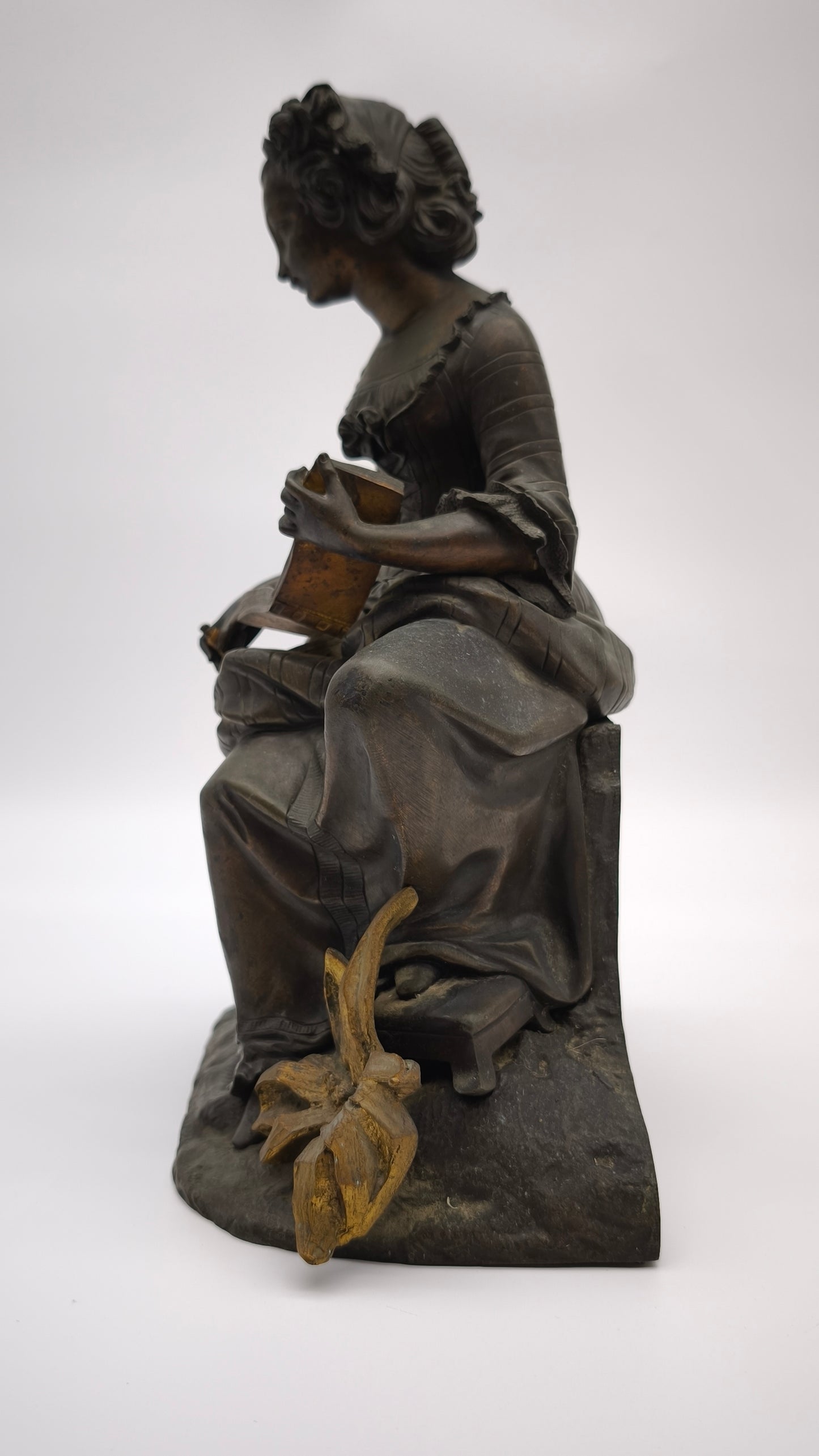 92050 Scultura donna in bronzo