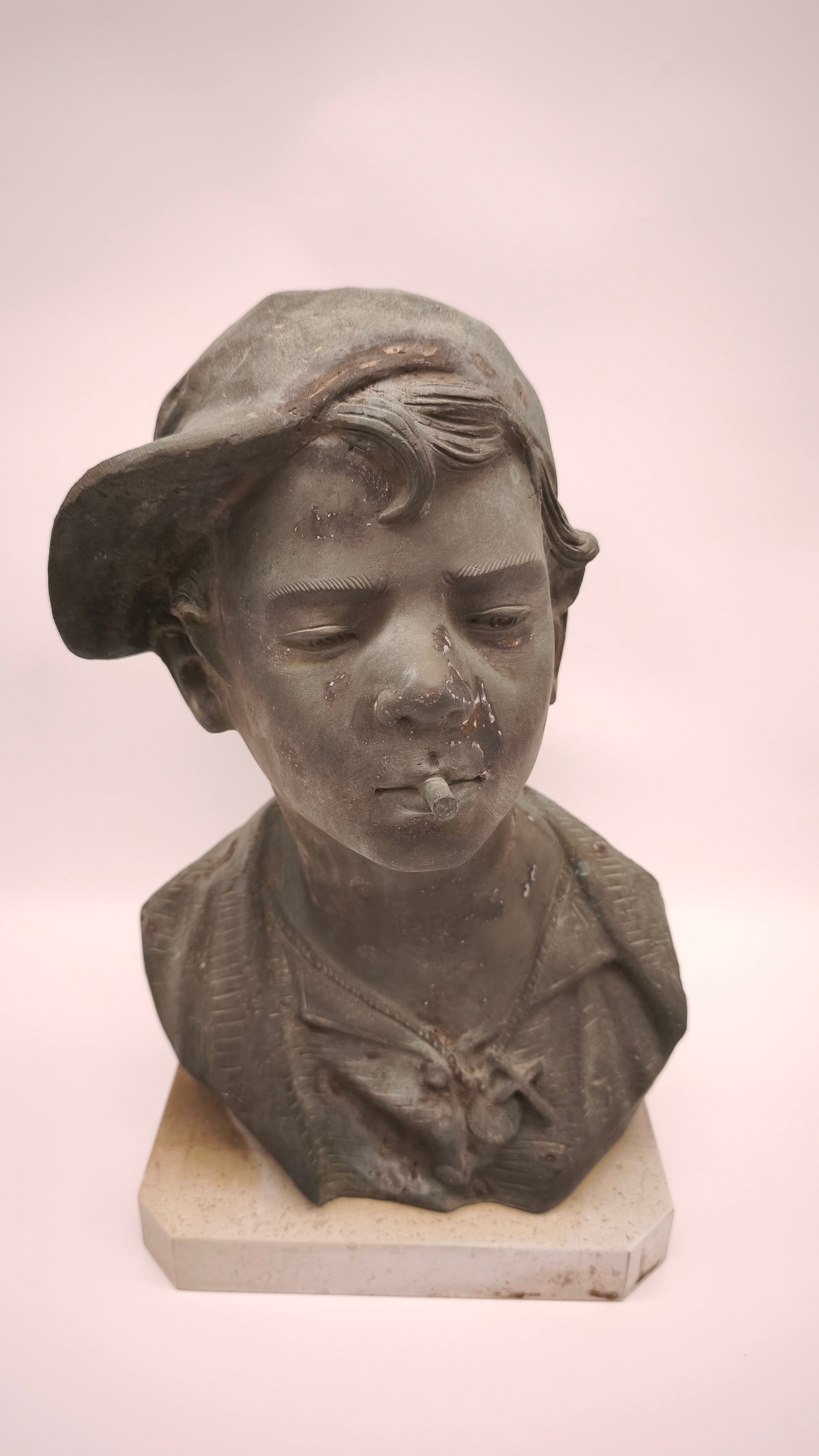 92045 Scultura in bronzo 'Scugnizzo' firmata De Martino con base in marmo