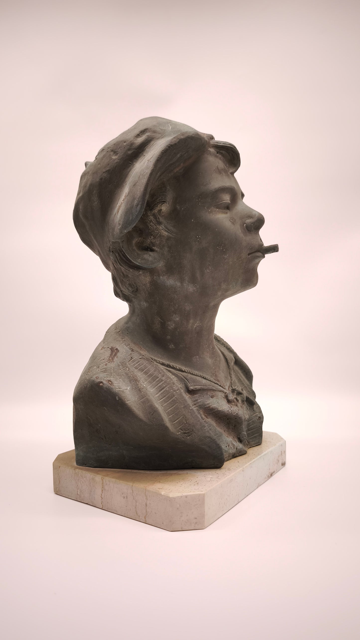 92045 Scultura in bronzo 'Scugnizzo' firmata De Martino con base in marmo