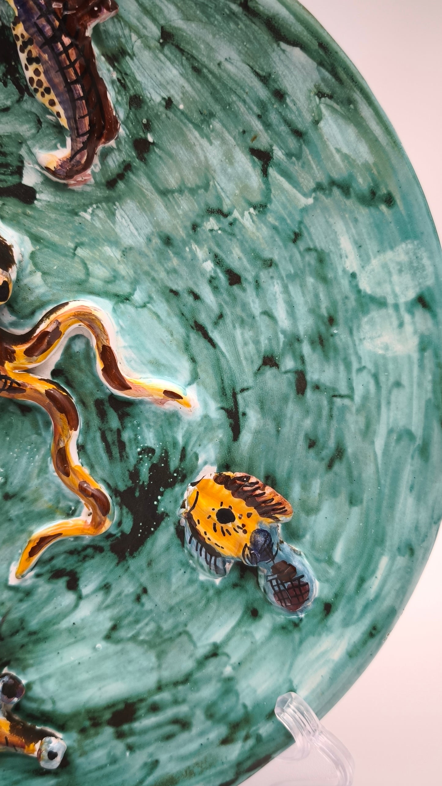 92159 Piatto in ceramica Vietri con decorazione marina