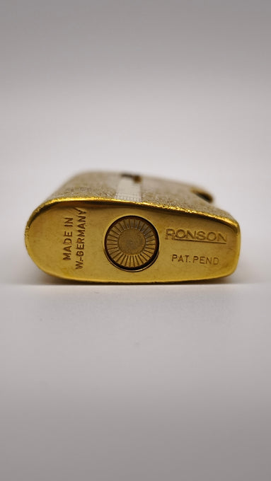 91024 Accendino vintage Ronson in metallo dorato con custodia
