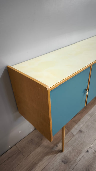 92179 Sideboard anni '60 quattro sportelli dipinta verde
