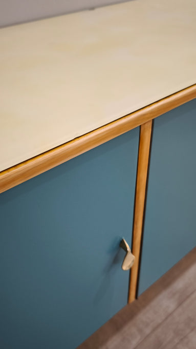 92179 Sideboard anni '60 quattro sportelli dipinta verde