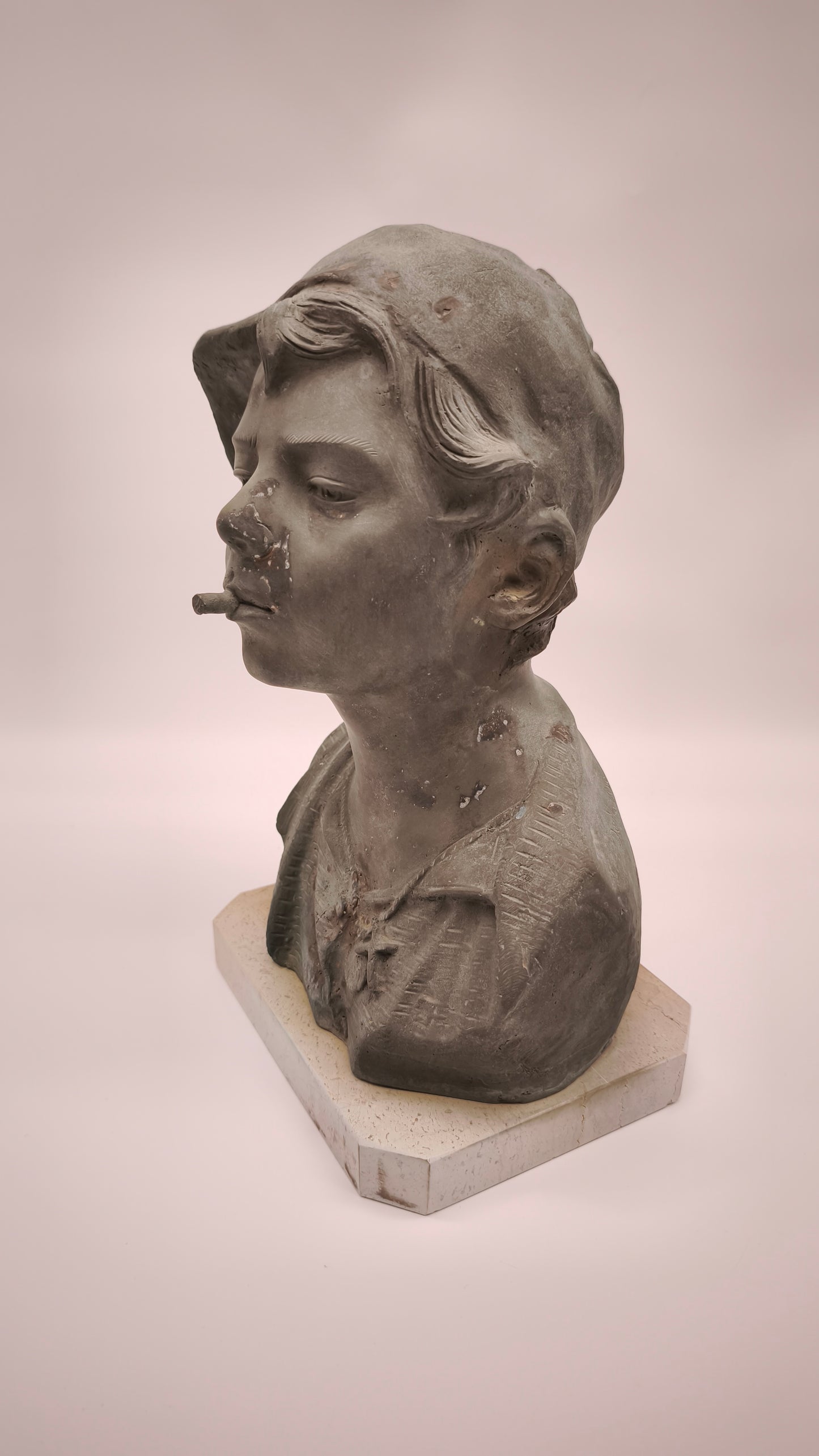 92045 Scultura in bronzo 'Scugnizzo' firmata De Martino con base in marmo