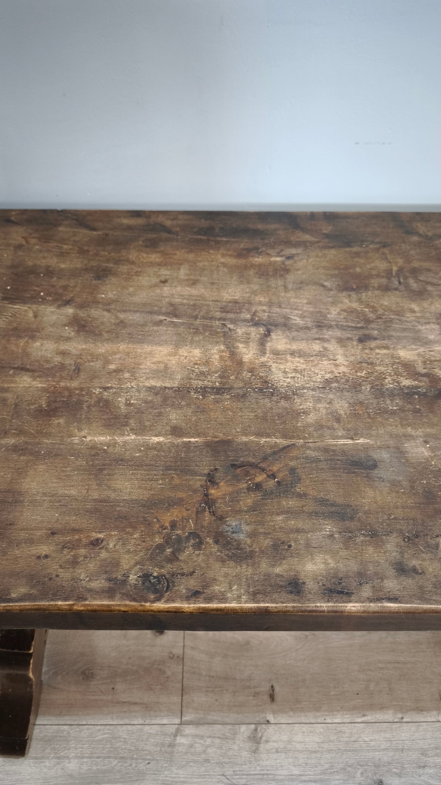 92199 Tavolo fratino in legno massello con inserti in ferro