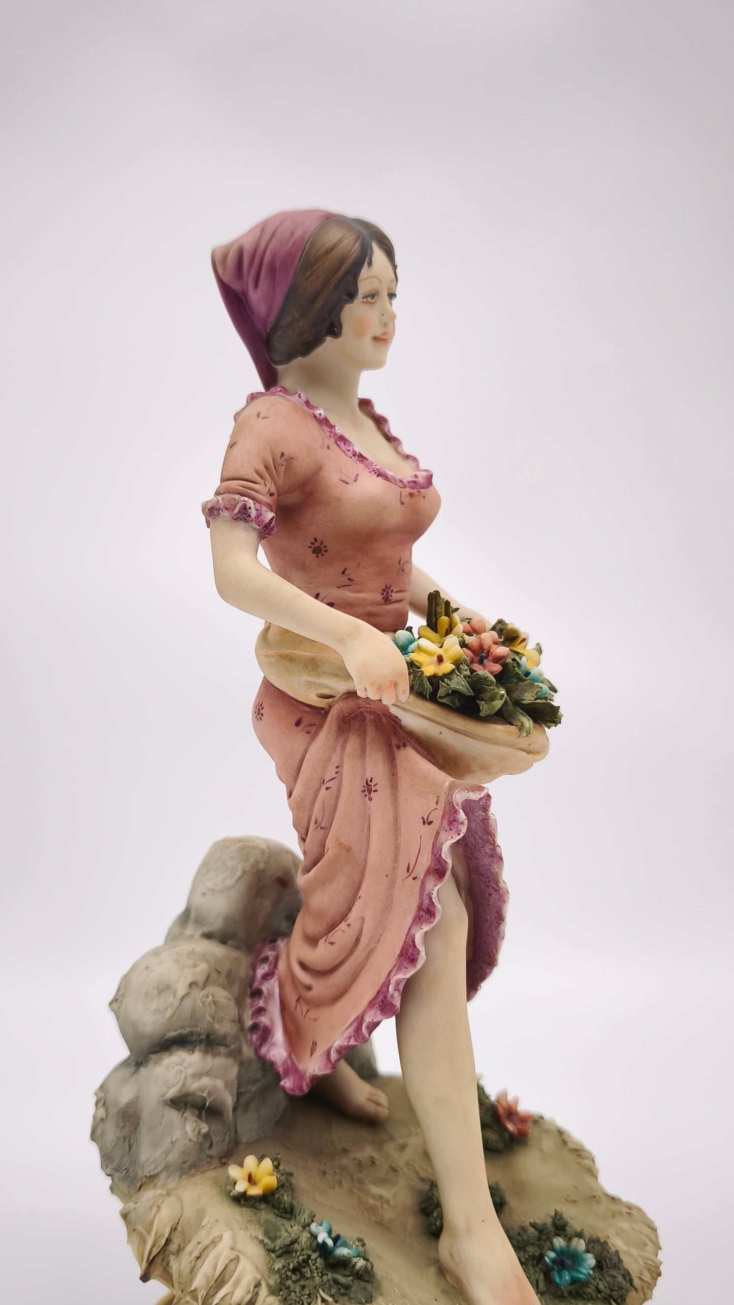 92273 Statuina Giacomo Leotti in ceramica di Capodimonte