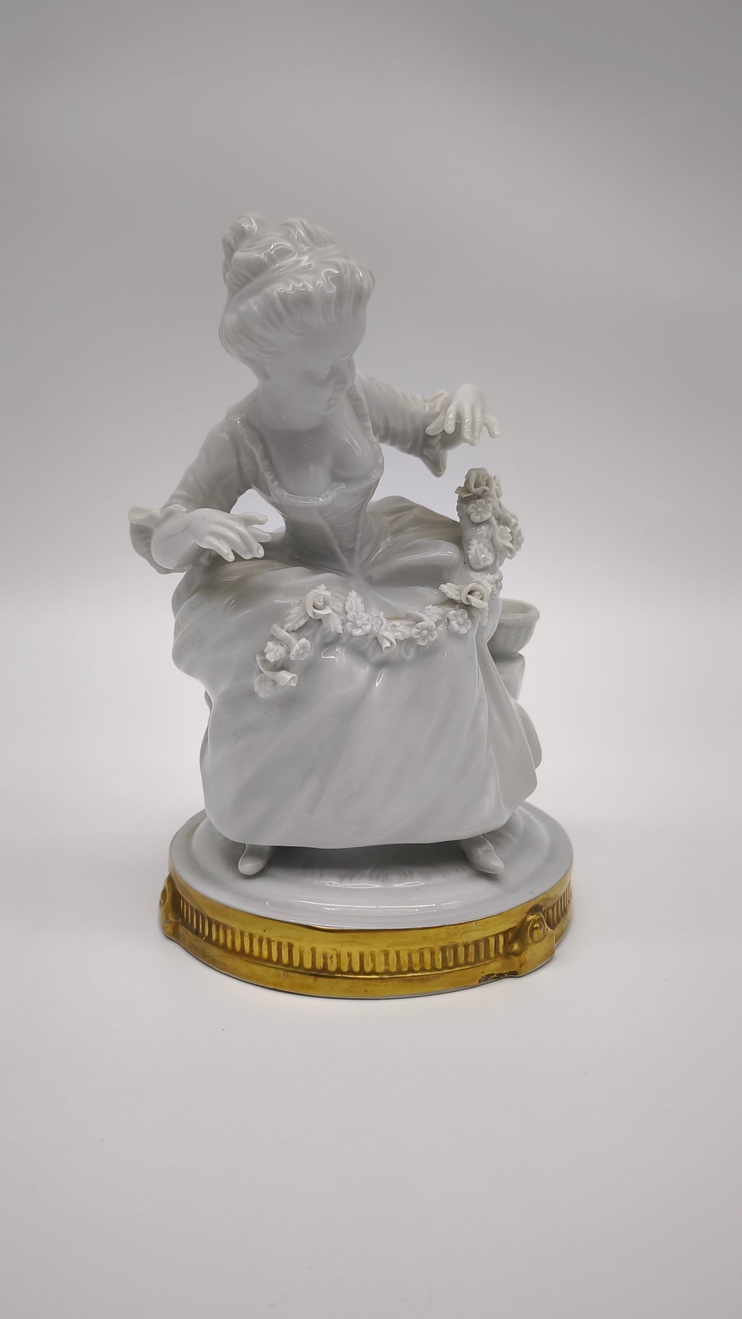92221 Statuina in ceramica bianca Unter Weiss Bach