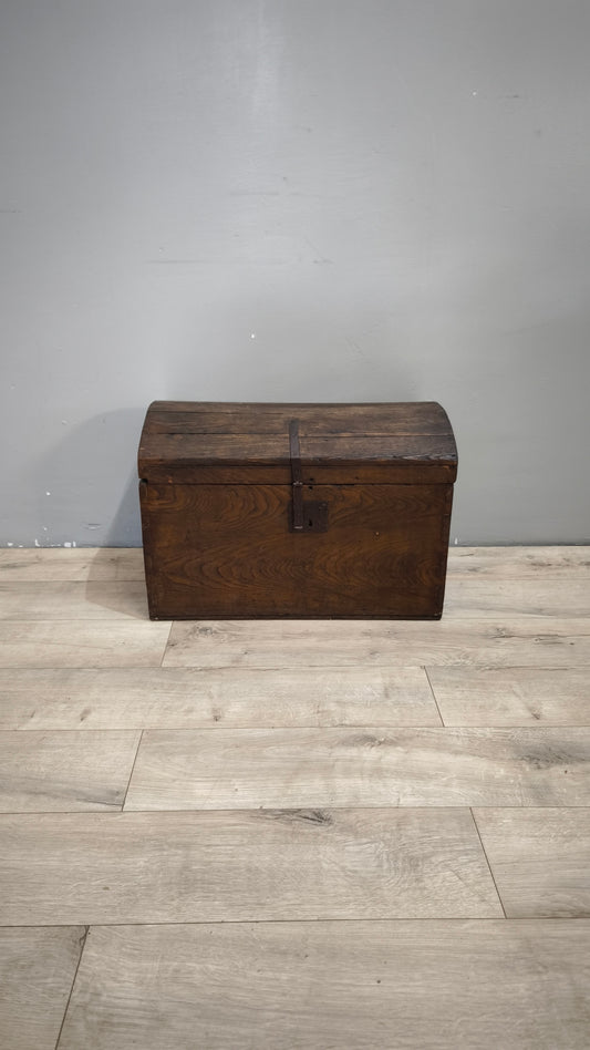 92235 Baule bombato in legno