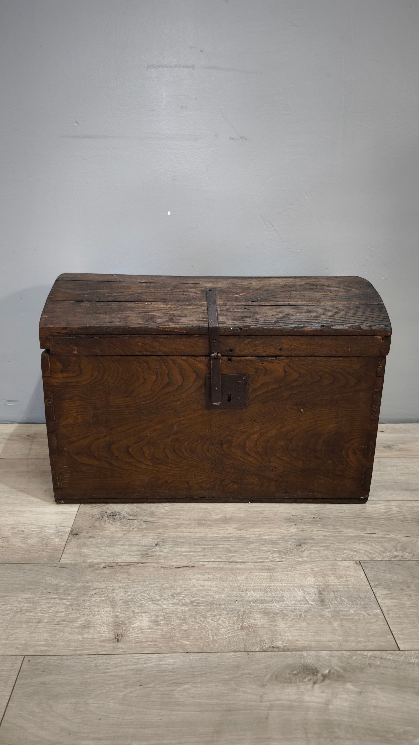 92235 Baule bombato in legno