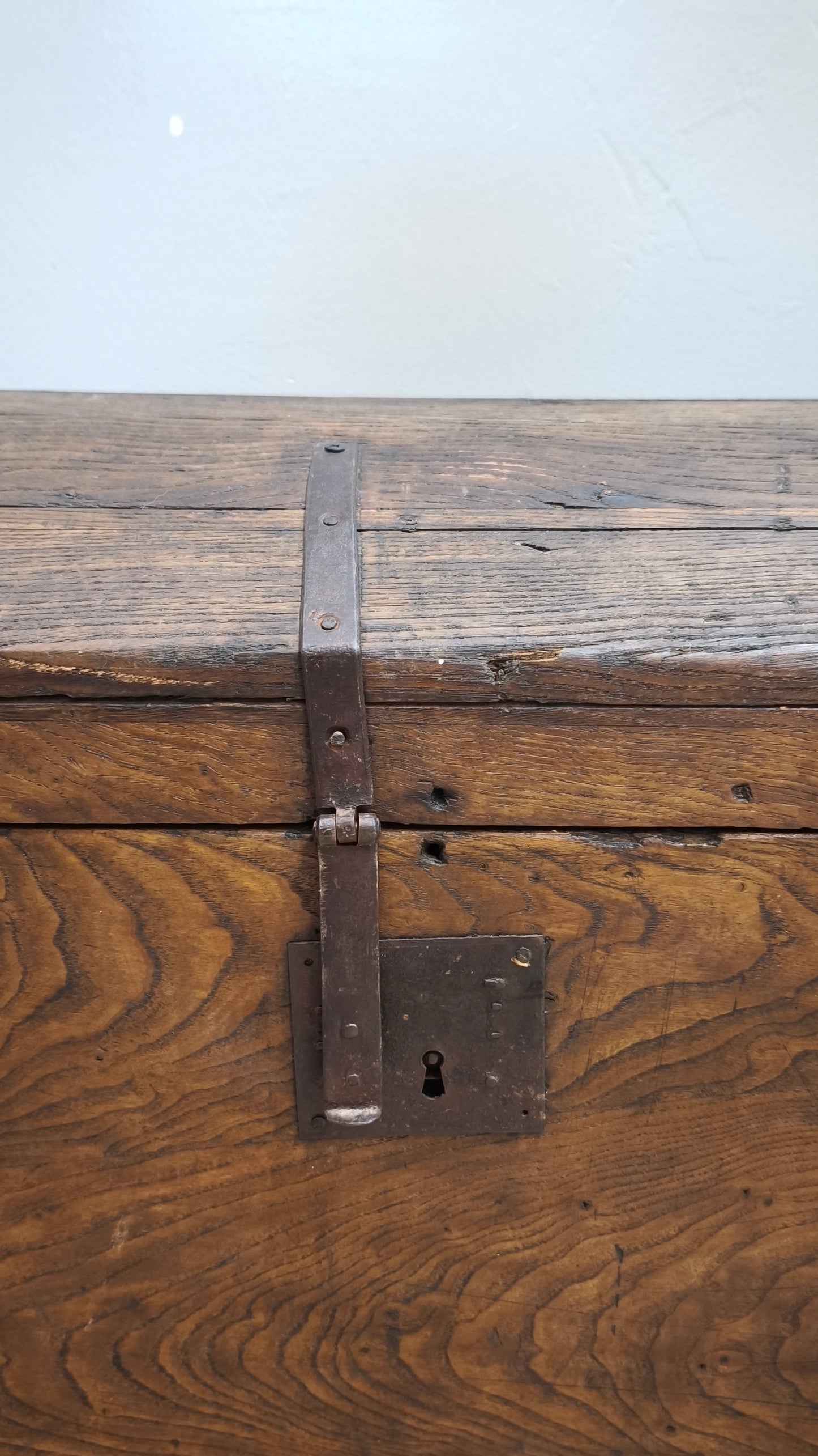 92235 Baule bombato in legno