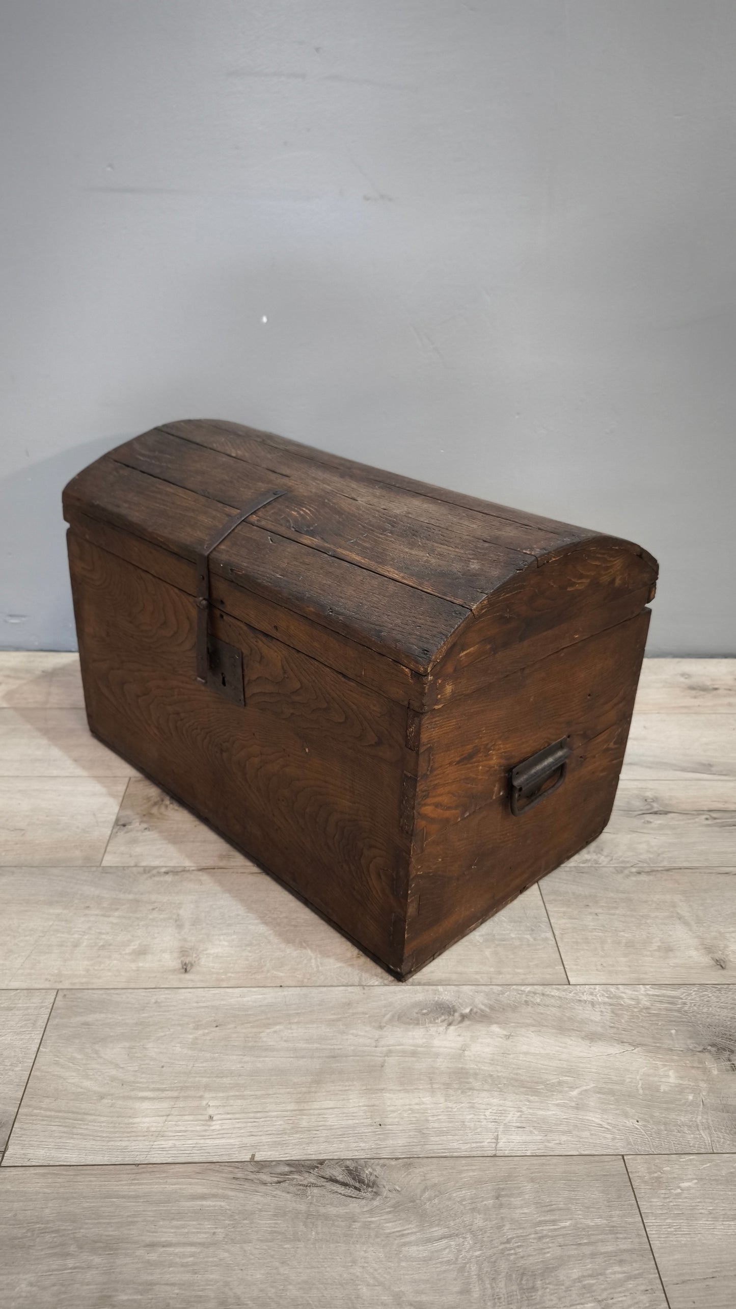 92235 Baule bombato in legno