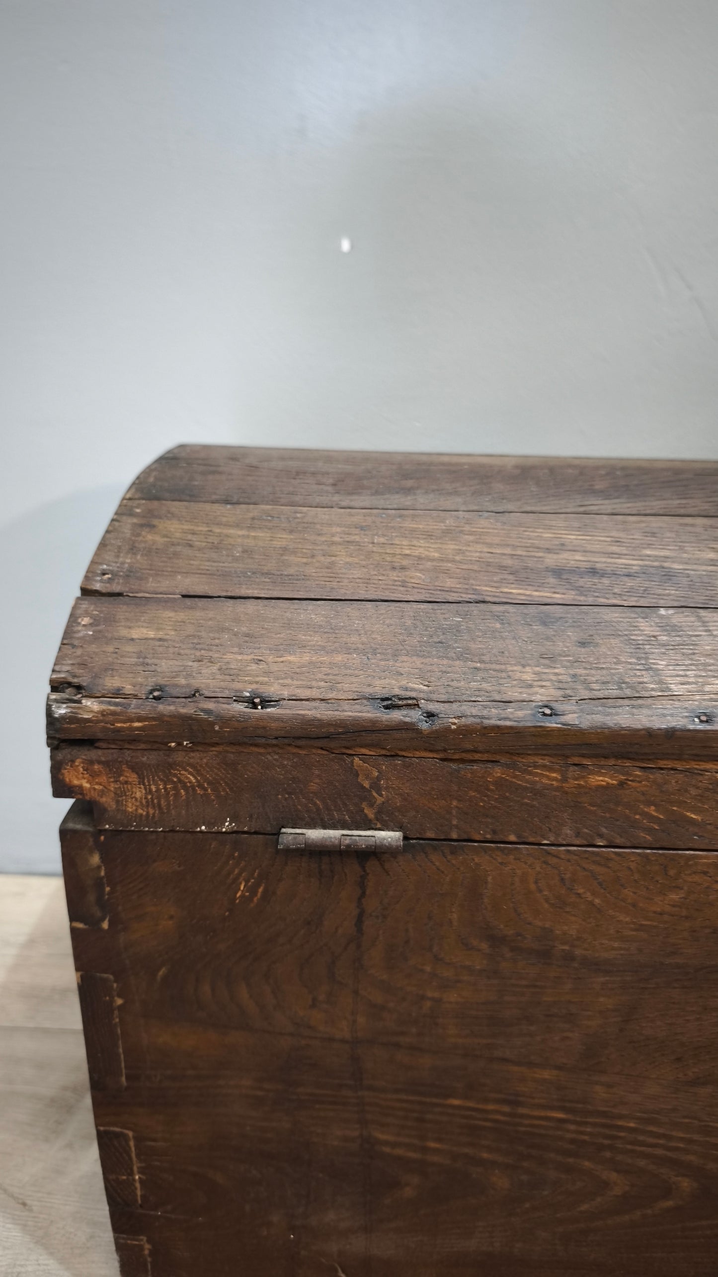 92235 Baule bombato in legno