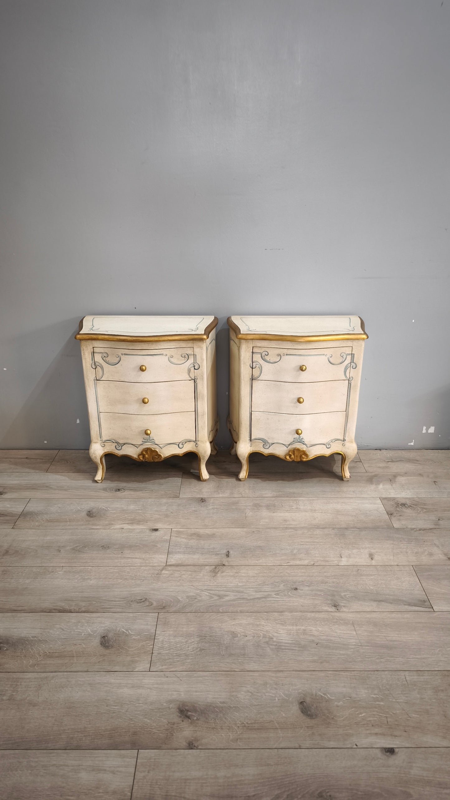 92312 Coppia di comodini stile veneziano