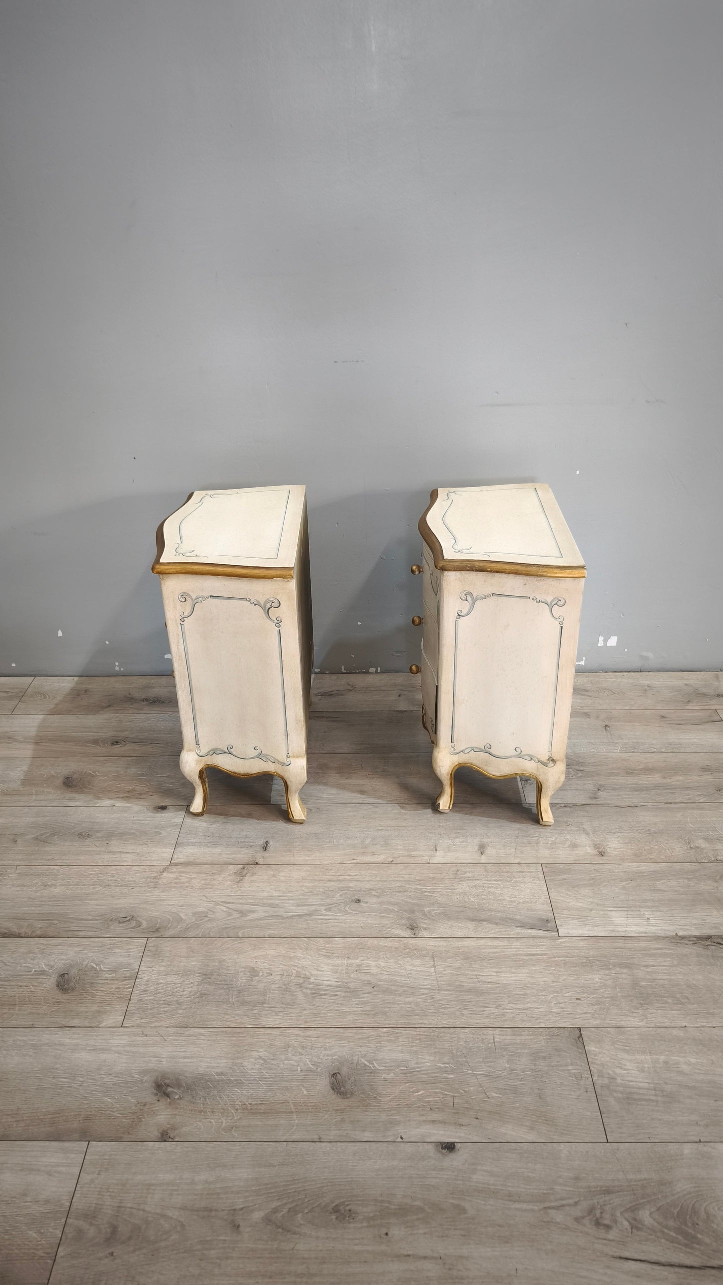 92312 Coppia di comodini stile veneziano
