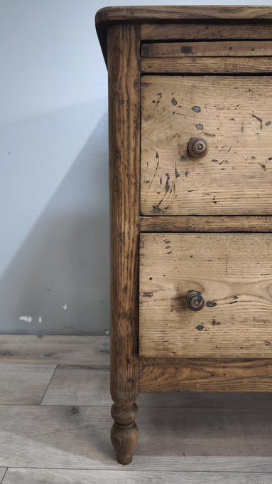 91818 Cassettiera in legno massello con tiretto