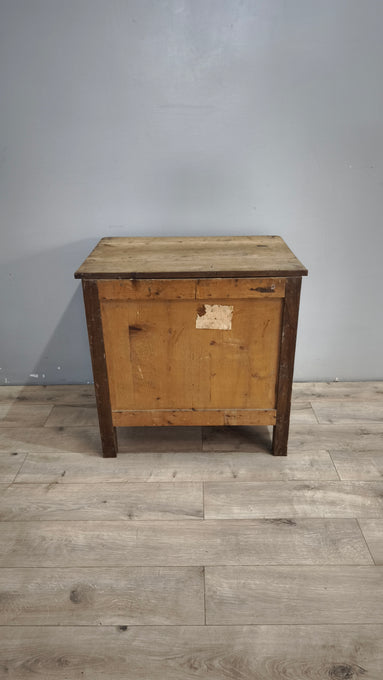 91818 Cassettiera in legno massello con tiretto
