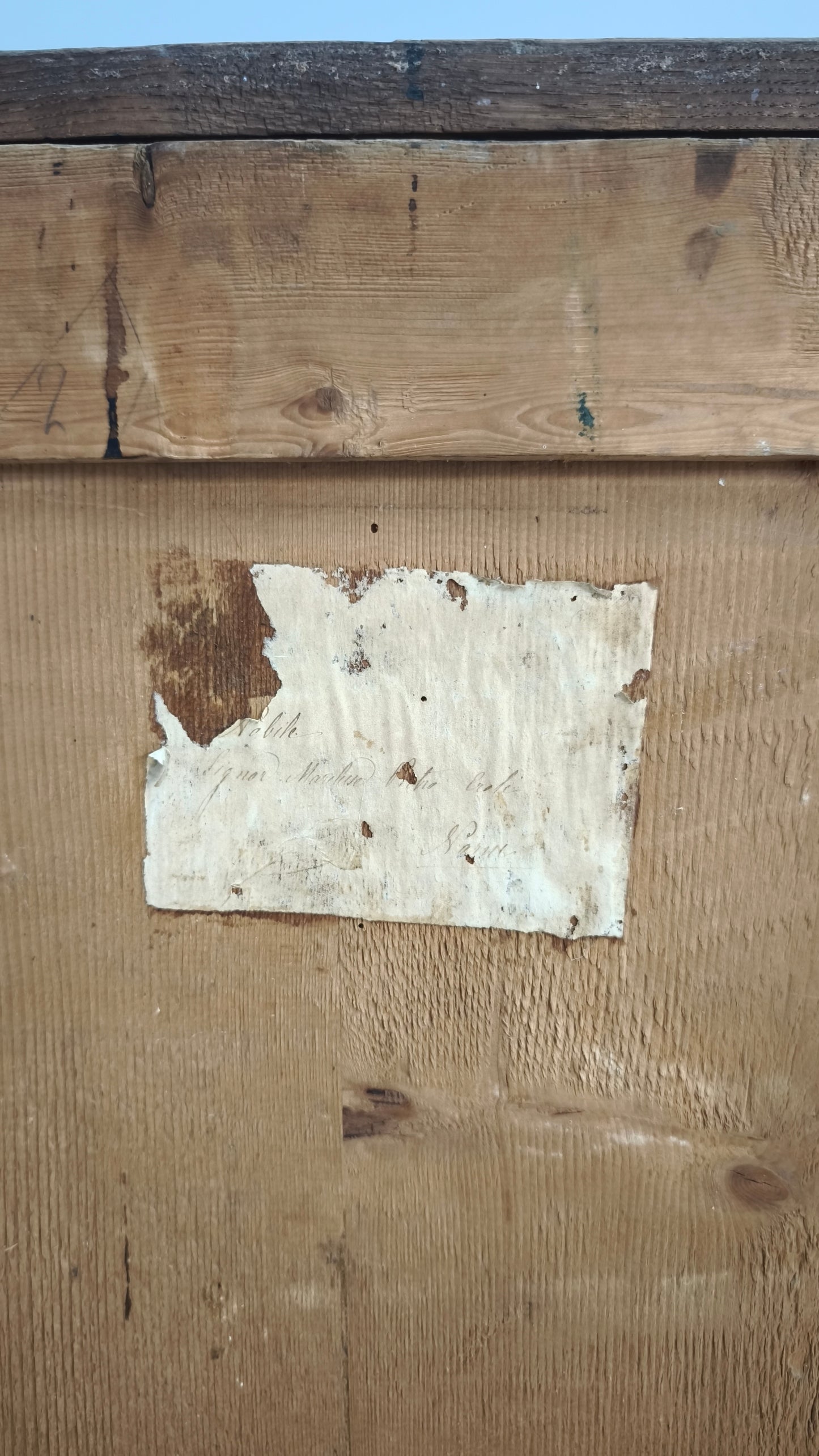 91818 Cassettiera in legno massello con tiretto