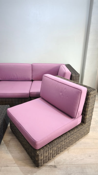 92365 Divano modulare Ethimo Cube con tavolo e pouf